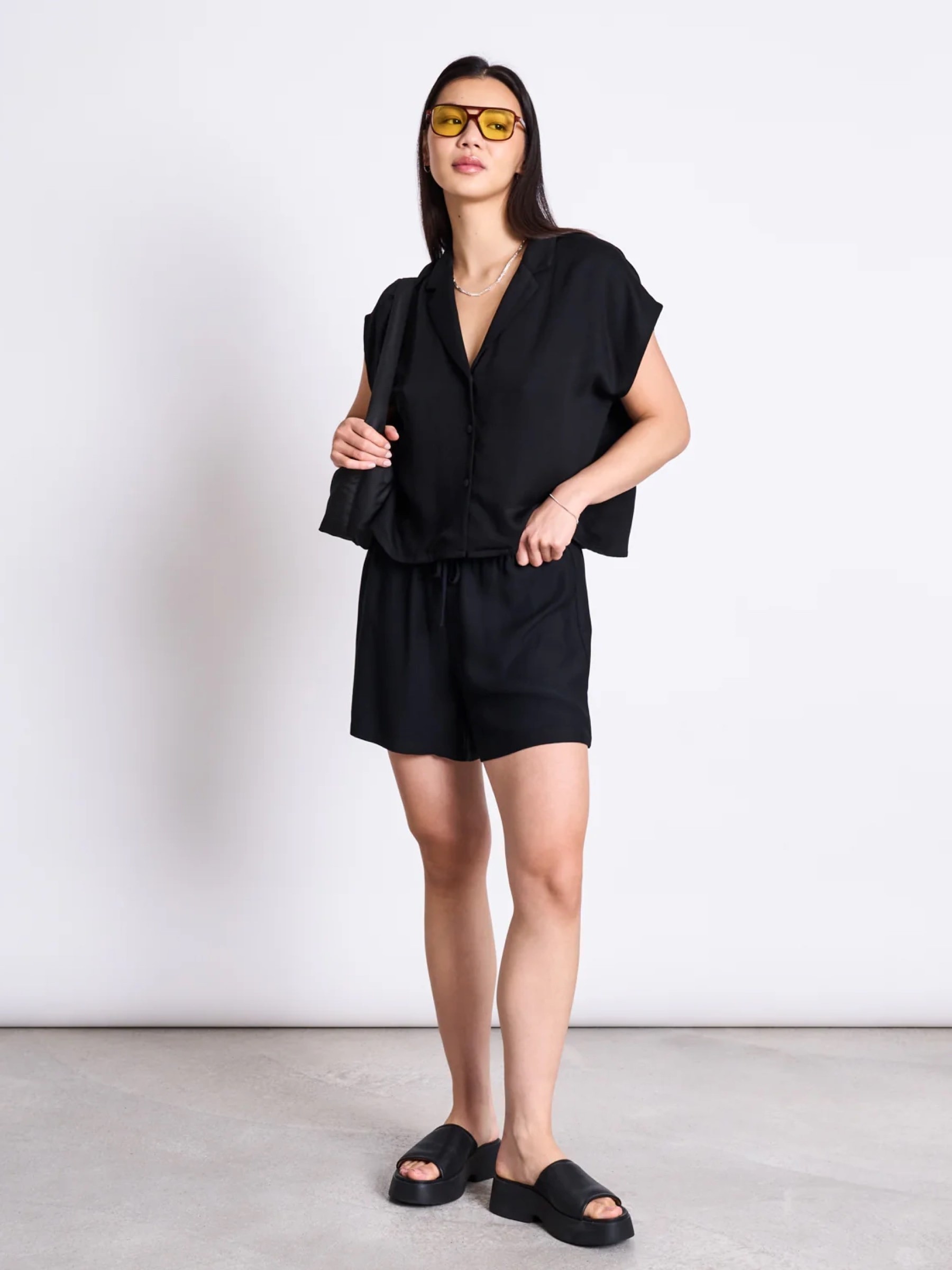Kurze Hose Drawstring Shorts Lov black Jan 'n June