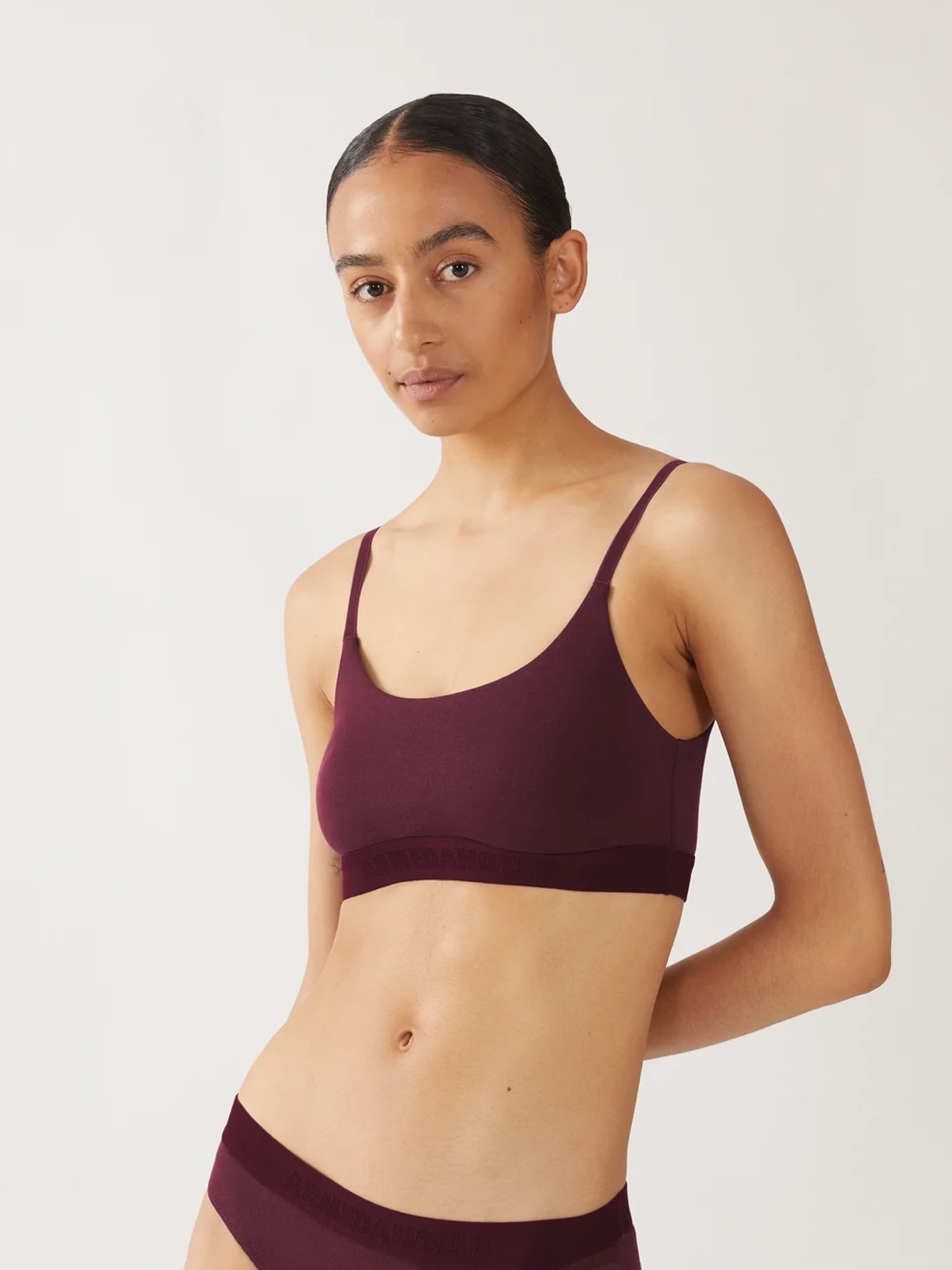 Bralette Tovaa cranberry juice Armedangels