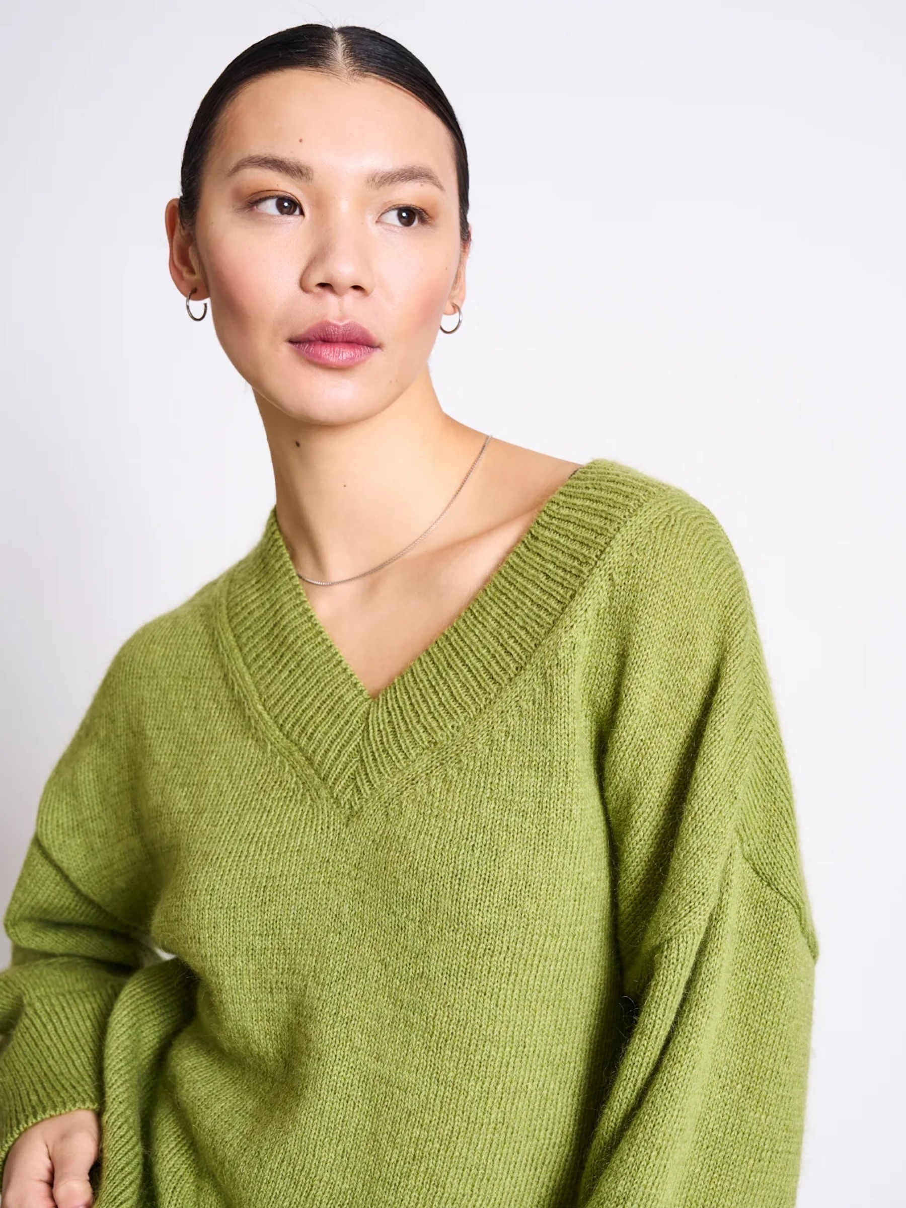 Pullover Rec. Mohair V-Neck Jumper Yica mossy pear Jan 'n June