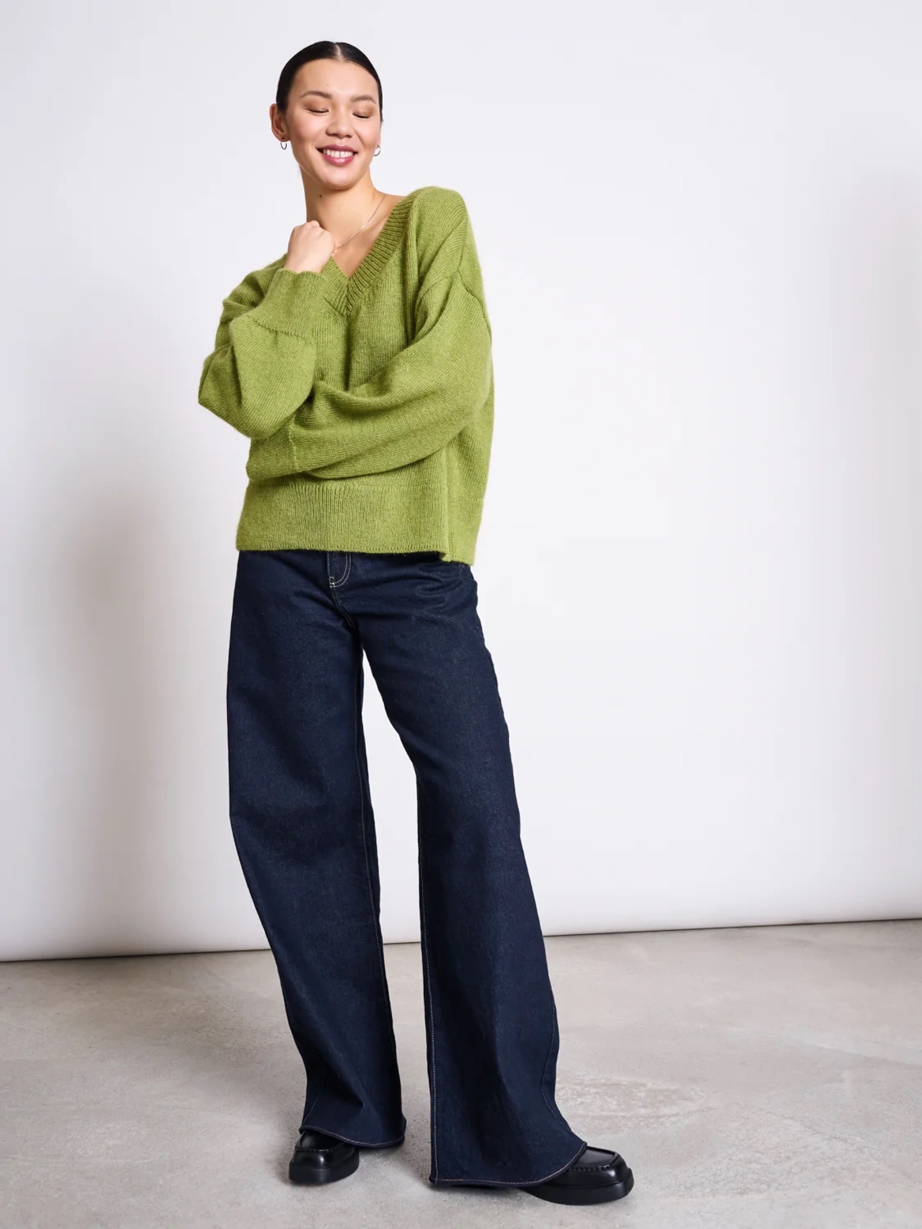Pullover Rec. Mohair V-Neck Jumper Yica mossy pear Jan 'n June