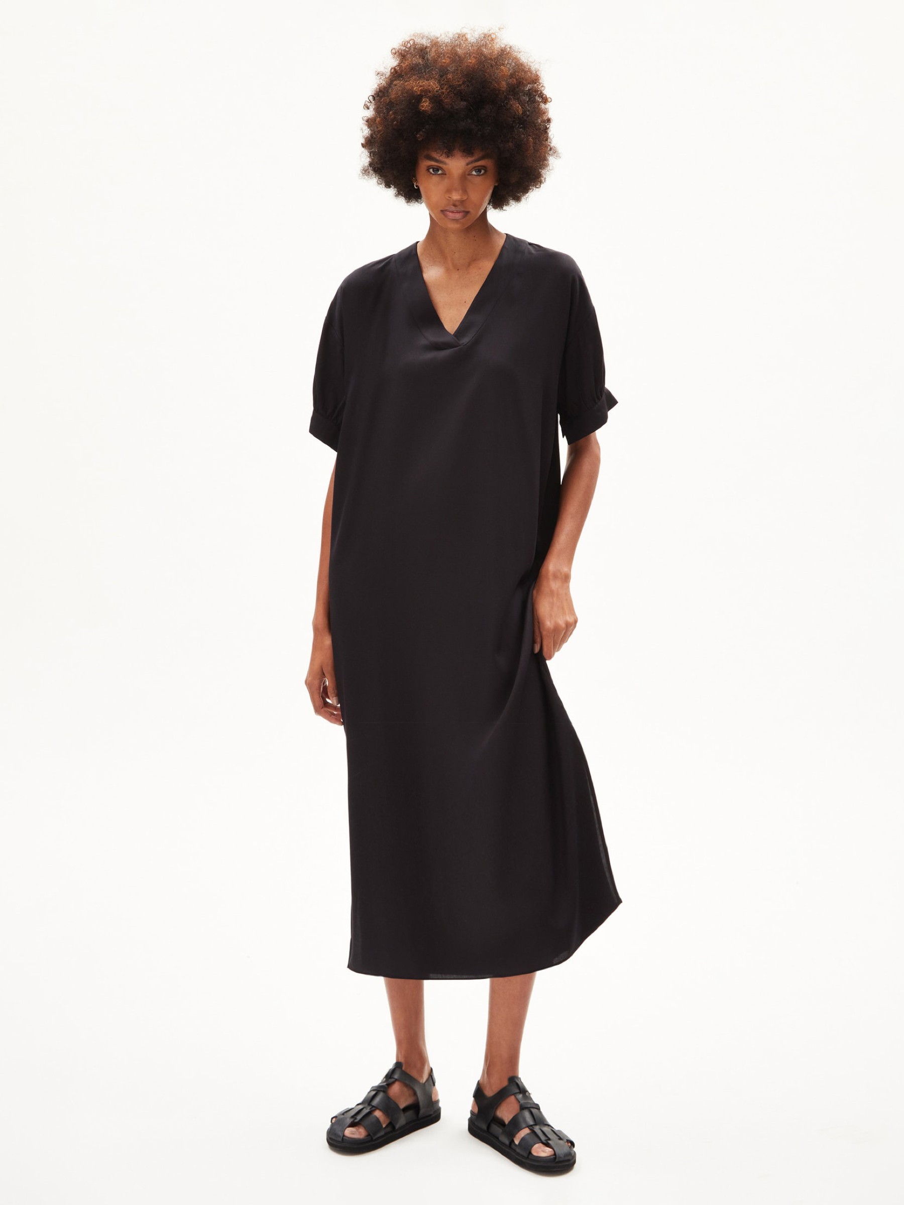 Kleid Nerisaa black Armedangels