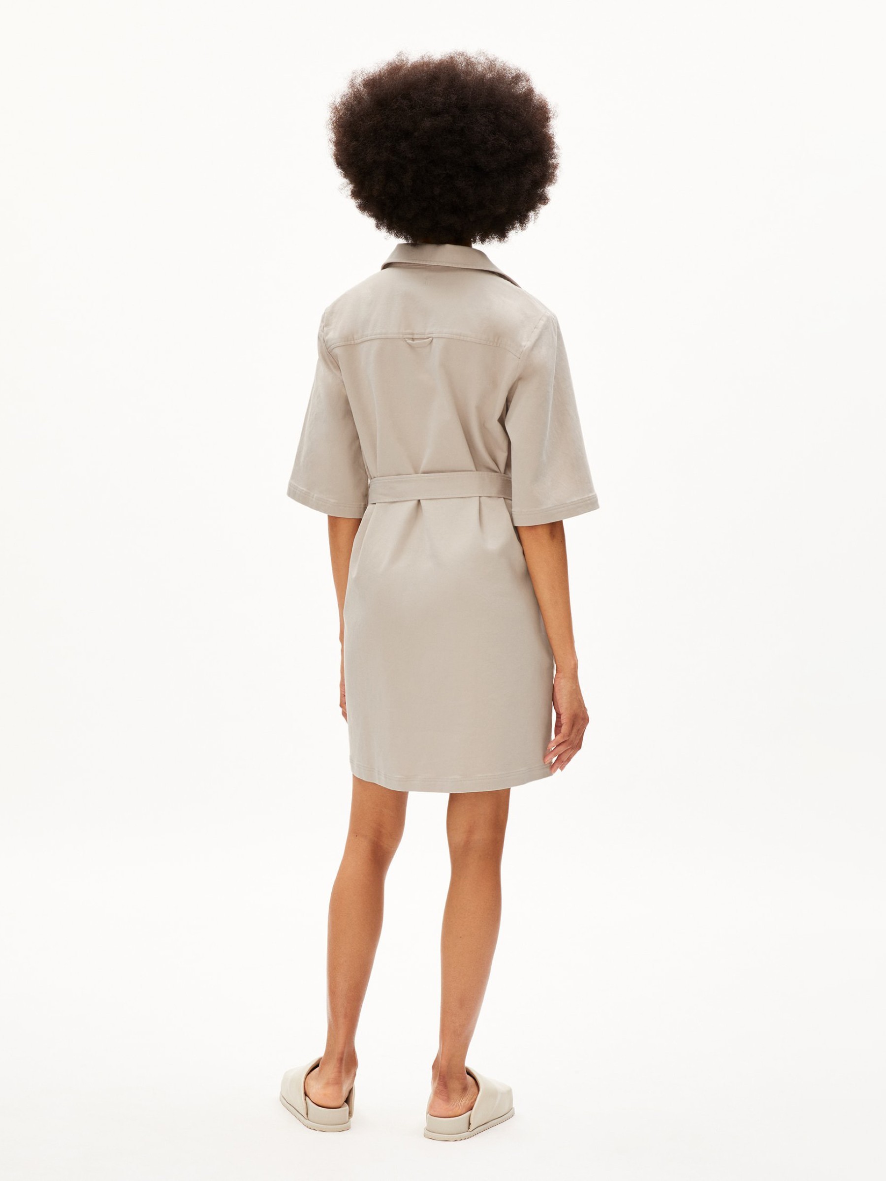Kleid Teagaa light desert Armedangels