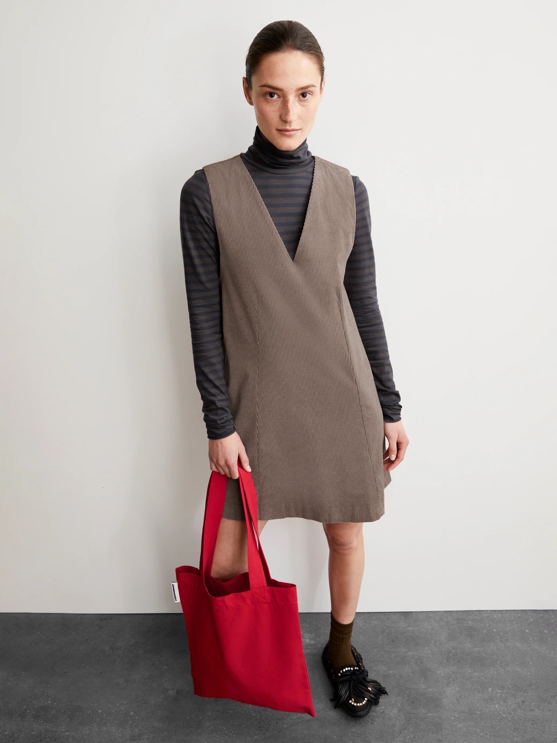 Kleid Pinaafo Corduroy walnut cream Armedangels