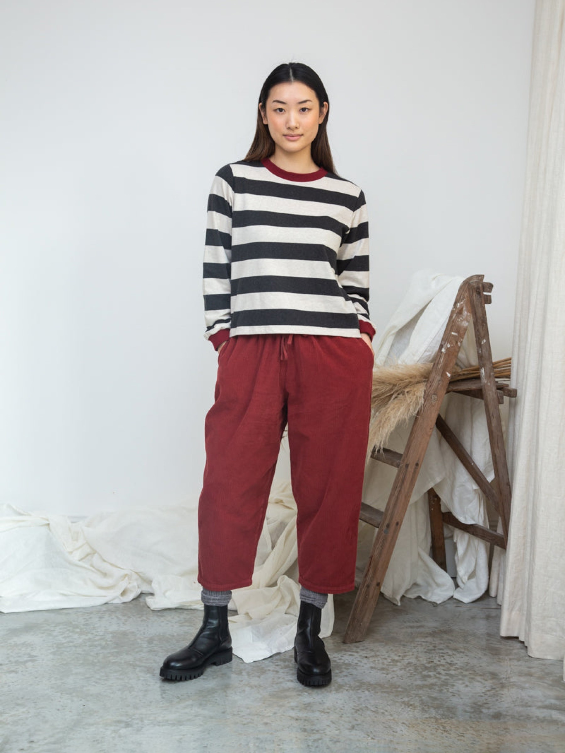 Hose Cedar soft burgundy Beaumont Organic