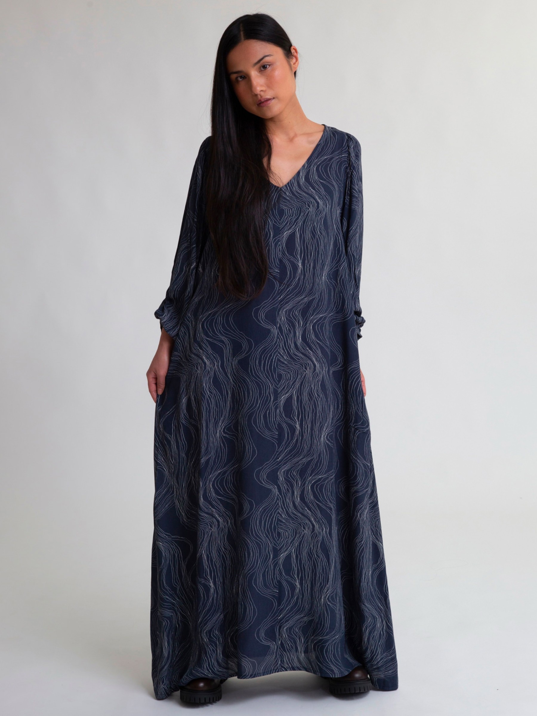 Kleid Gisela navy wave print Beaumont Organic