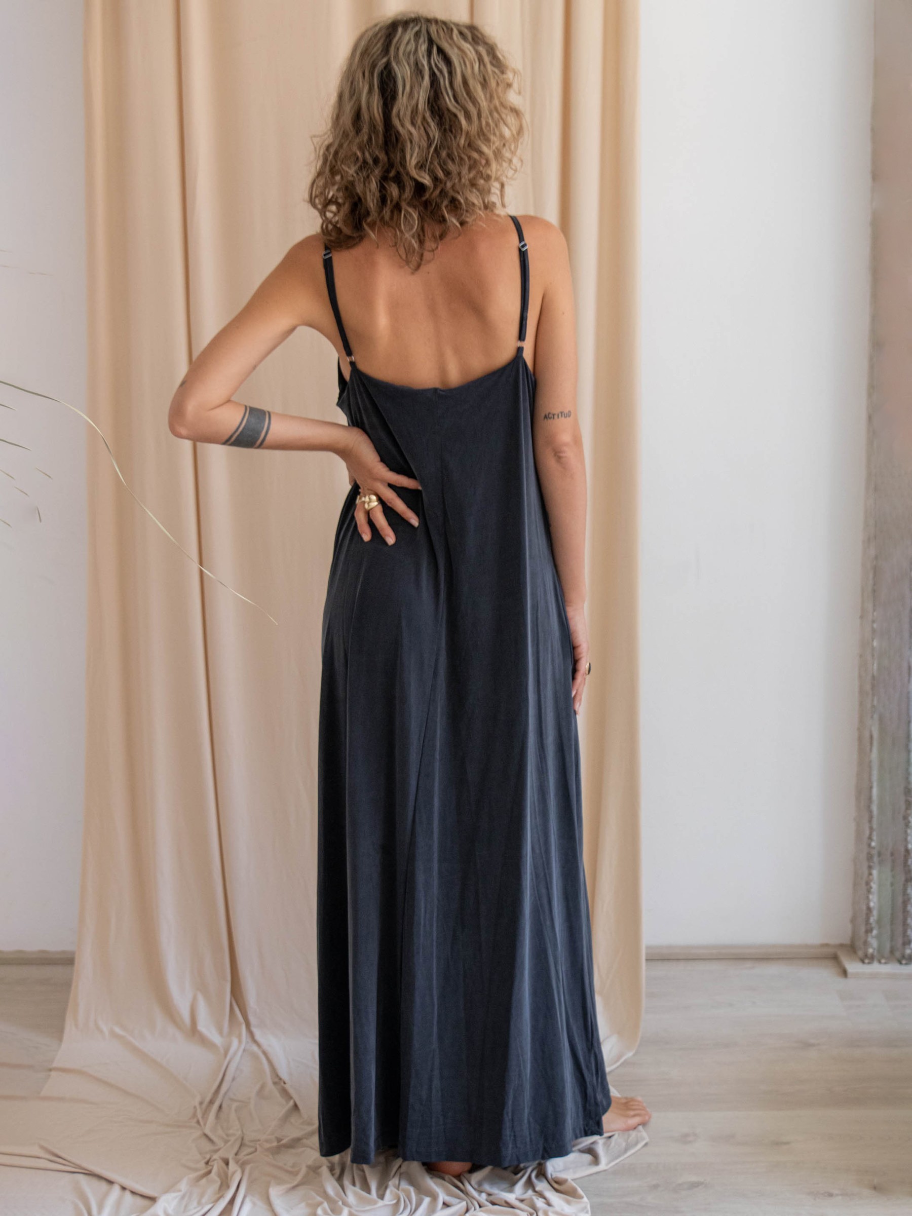 Kleid Maxi Dress slate black Cossac
