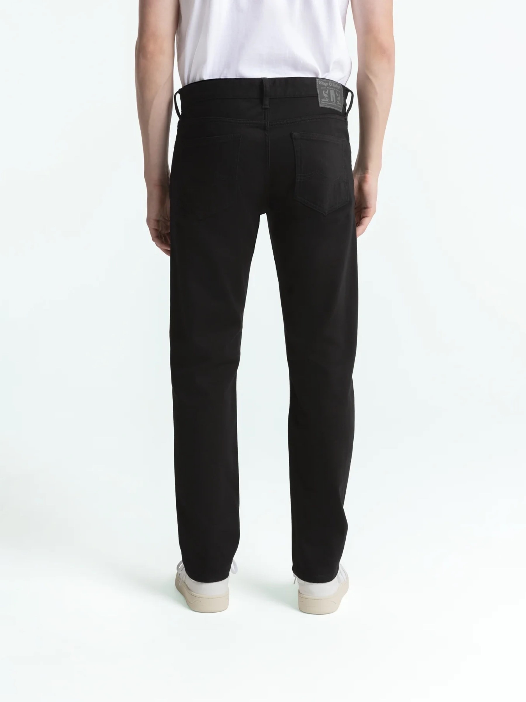 Jeanshose Ryan stay black rinse Kings of Indigo – K.O.I.