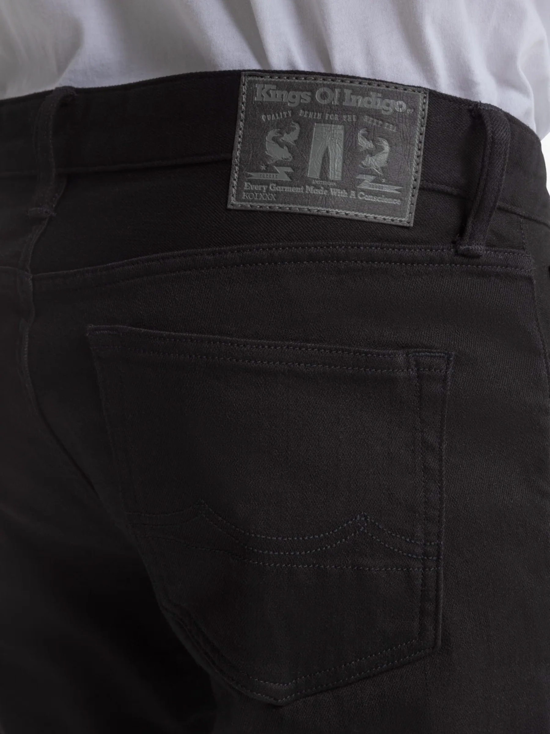 Jeanshose Ryan stay black rinse Kings of Indigo – K.O.I.