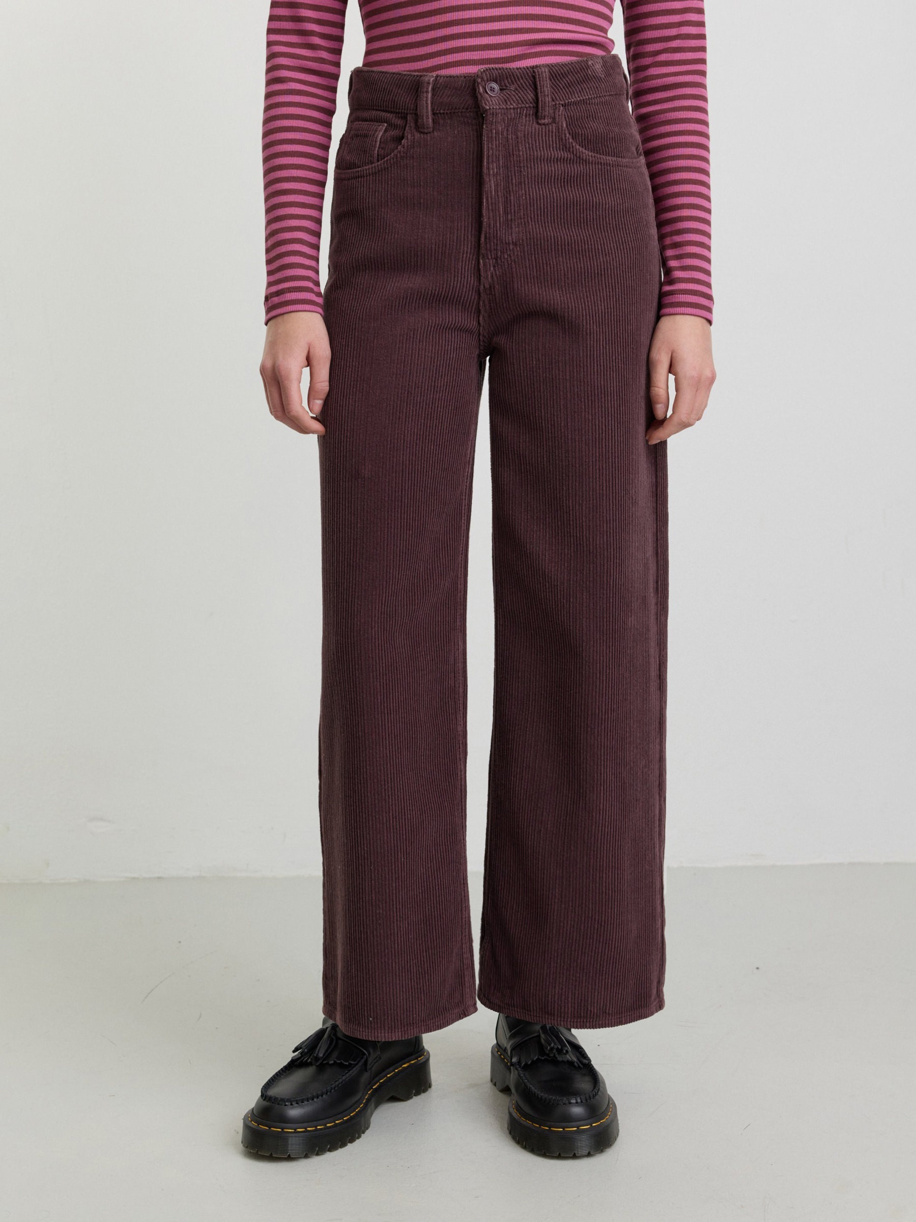 Hose Erica Corduroy dark plum Recolution