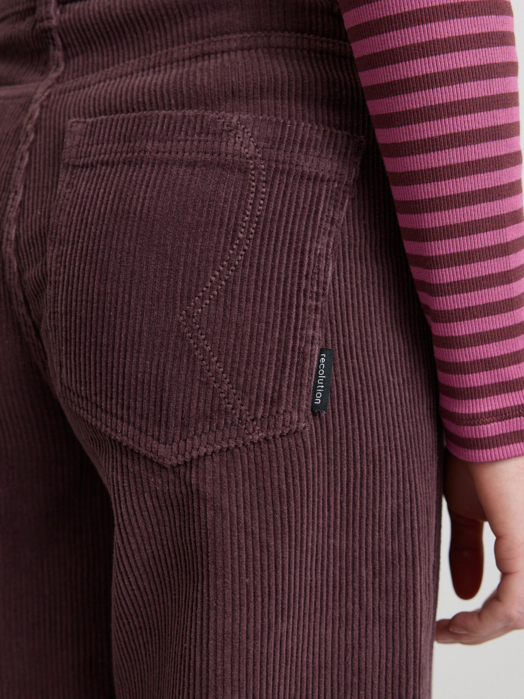 Hose Erica Corduroy dark plum Recolution
