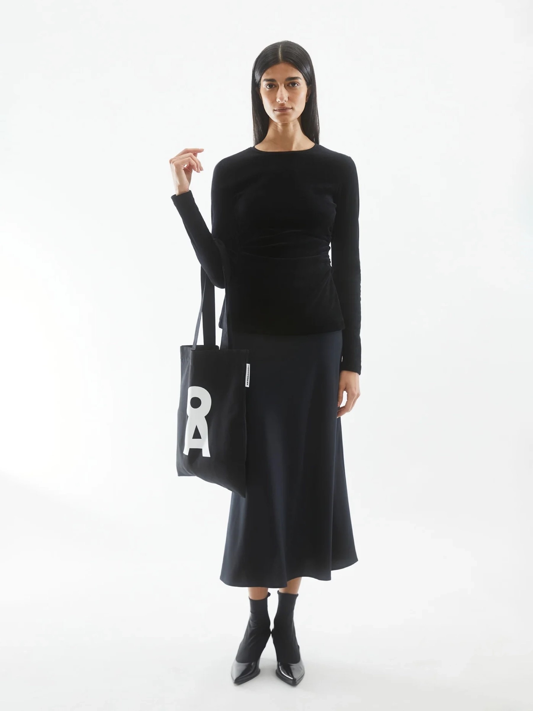 Longsleeve Adaaja Lora Velvet black Armedangels