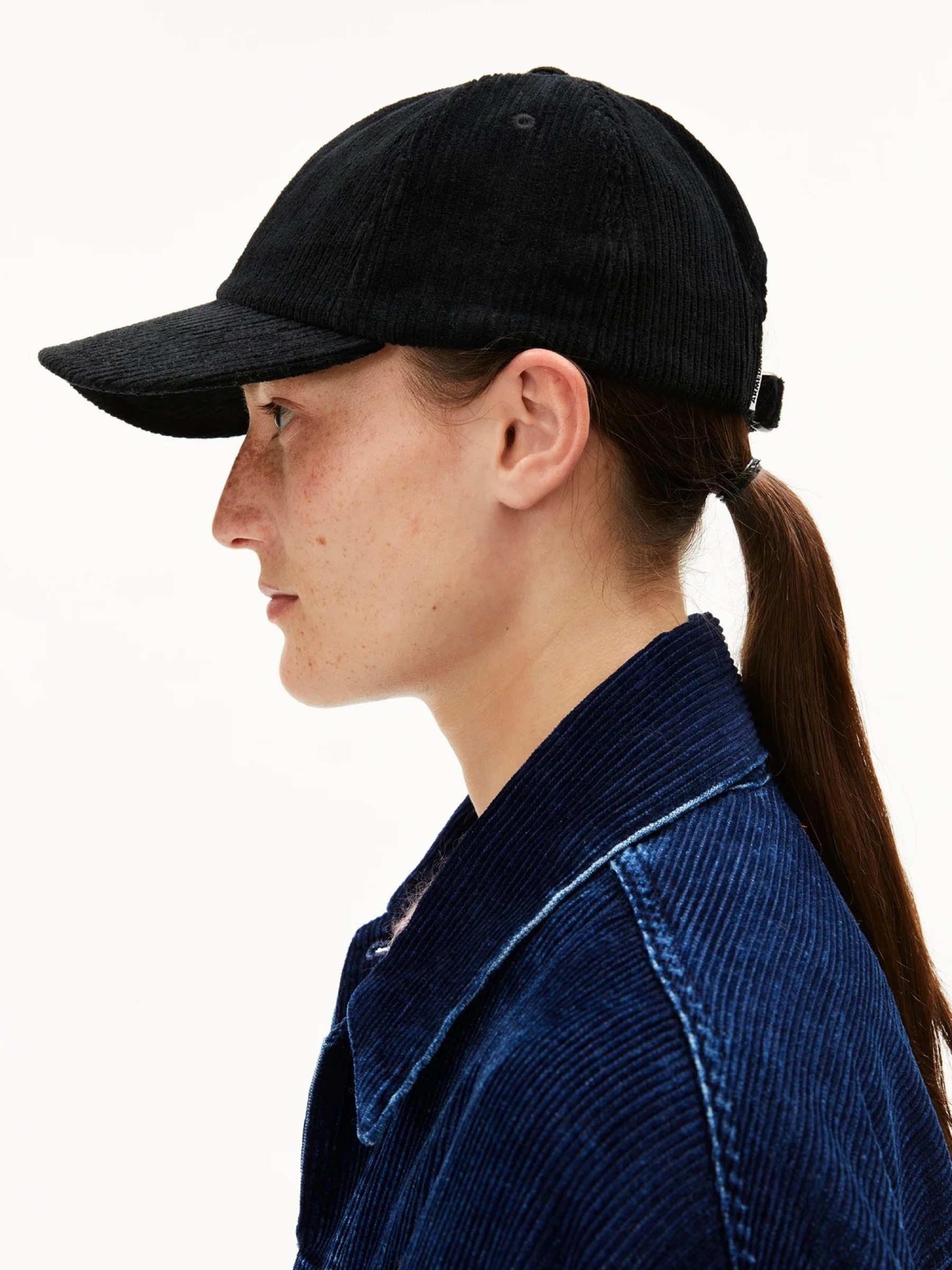 Mütze Yenaas Corduroy black Armedangels