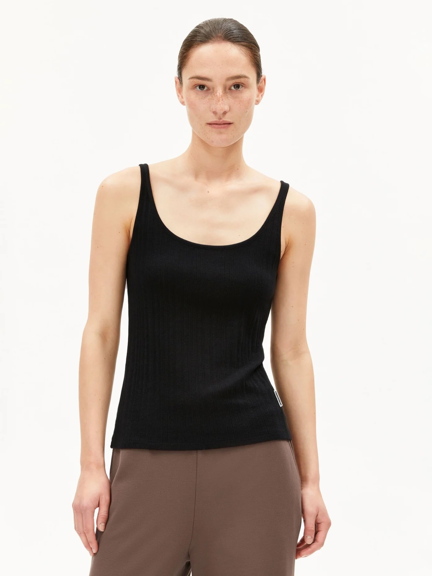 Top Mahelitaa black Armedangels