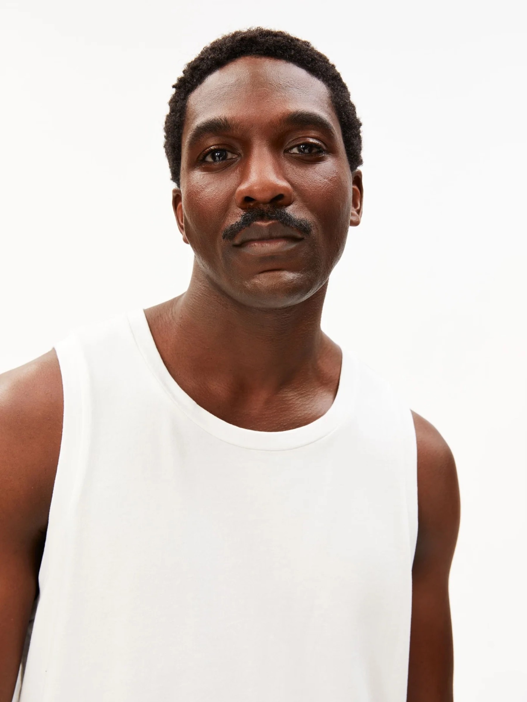 Tanktop Adriaan white Armedangels