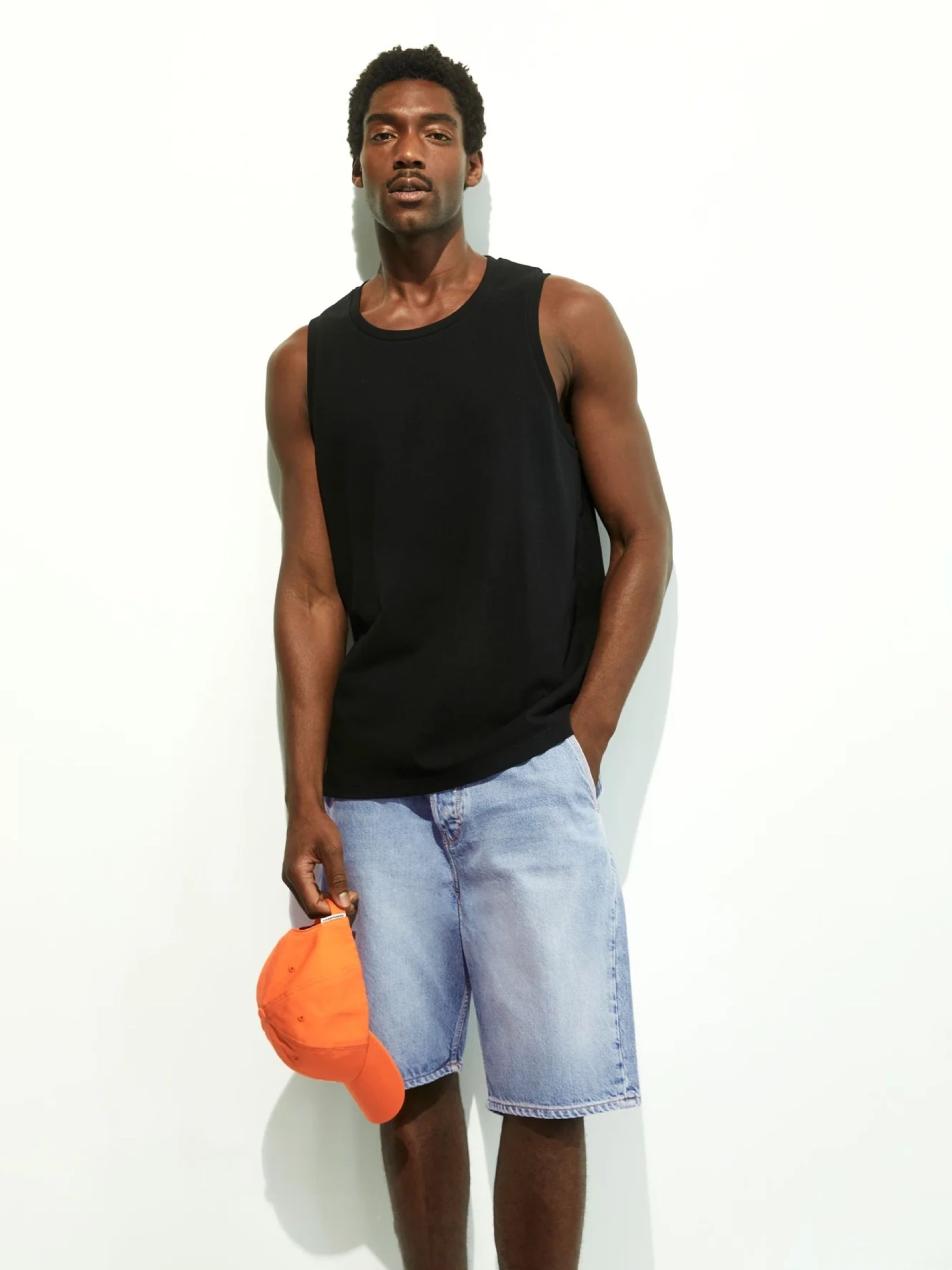 Tanktop Adriaan black Armedangels