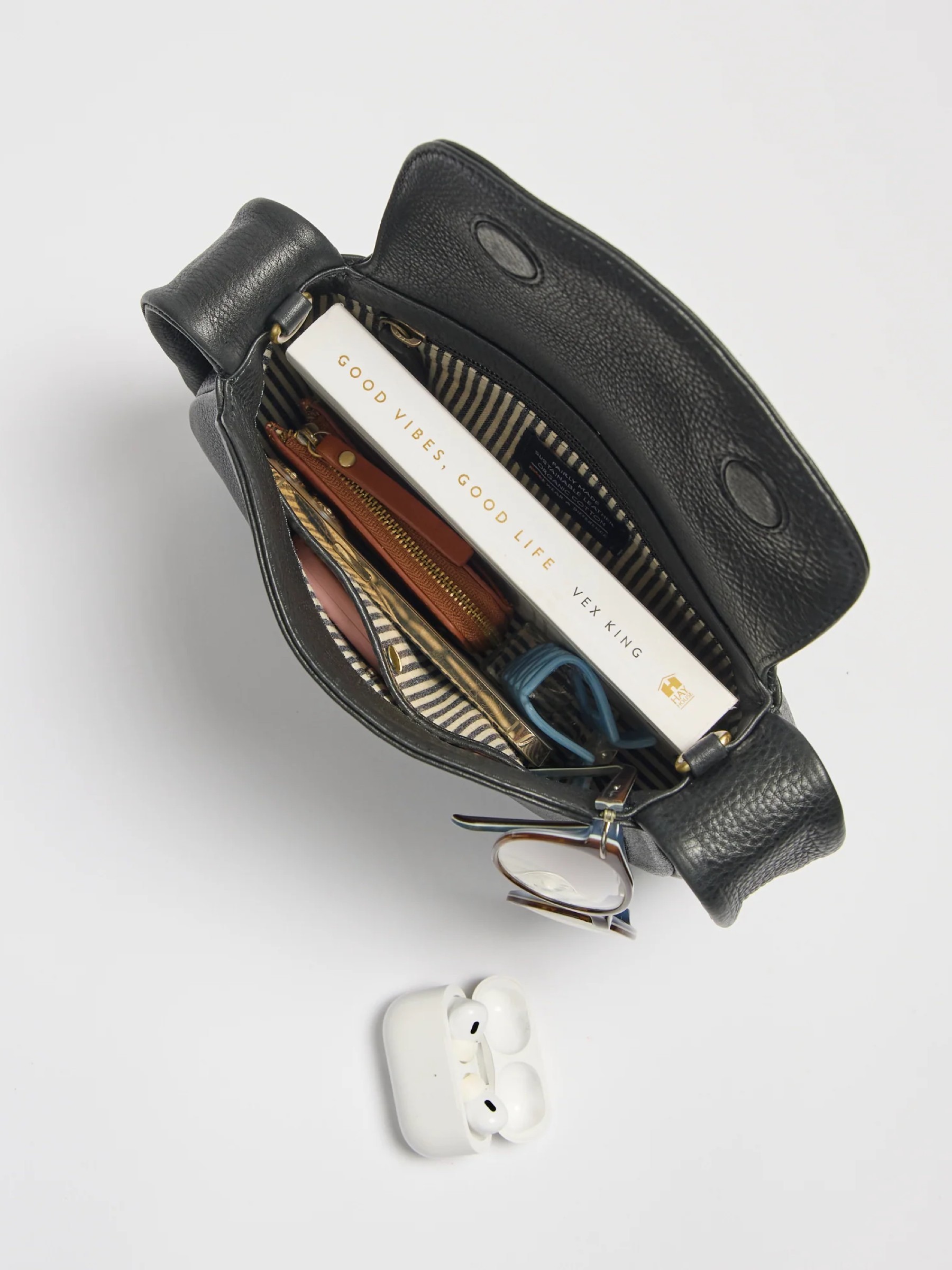 Tasche Coco Croissant black soft grain leather O My Bag