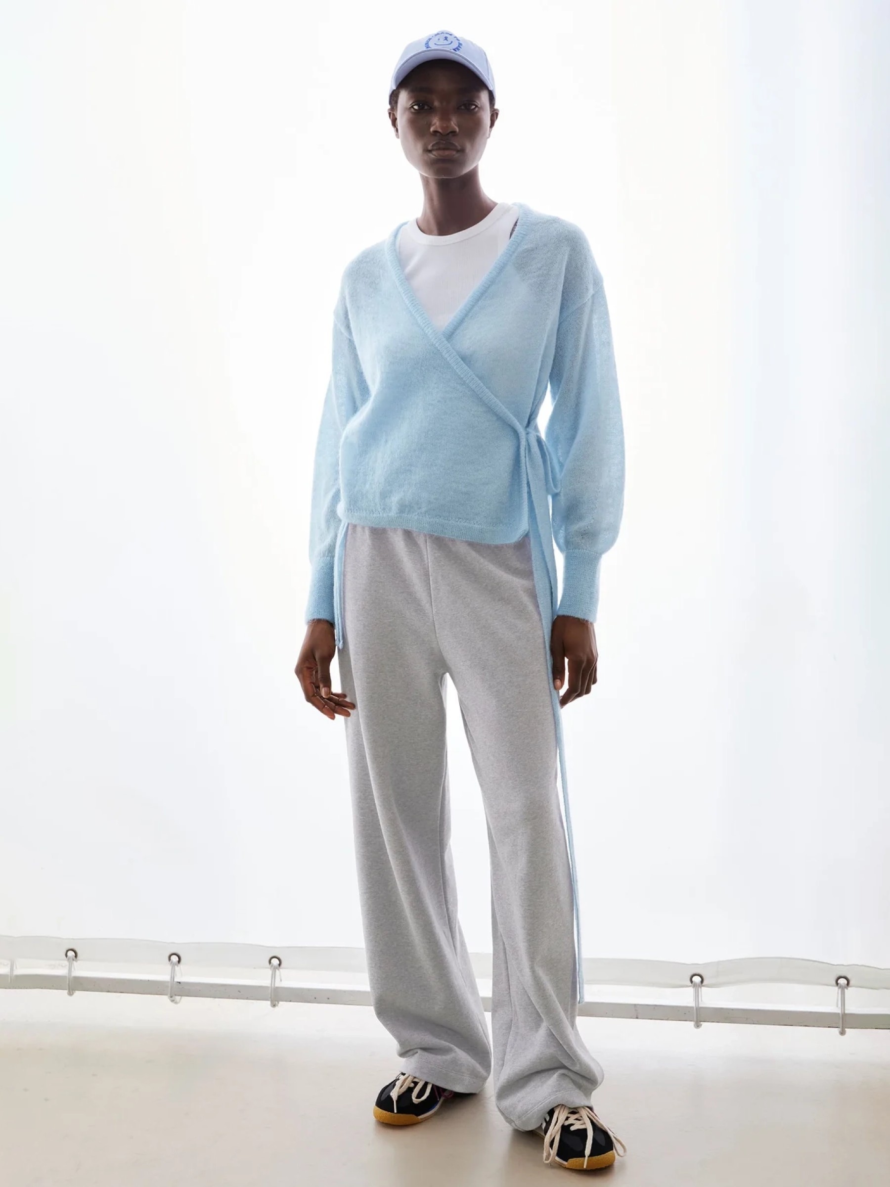 Strickjacke Mohair Blend Wrap Cardigan blue glow Armedangels