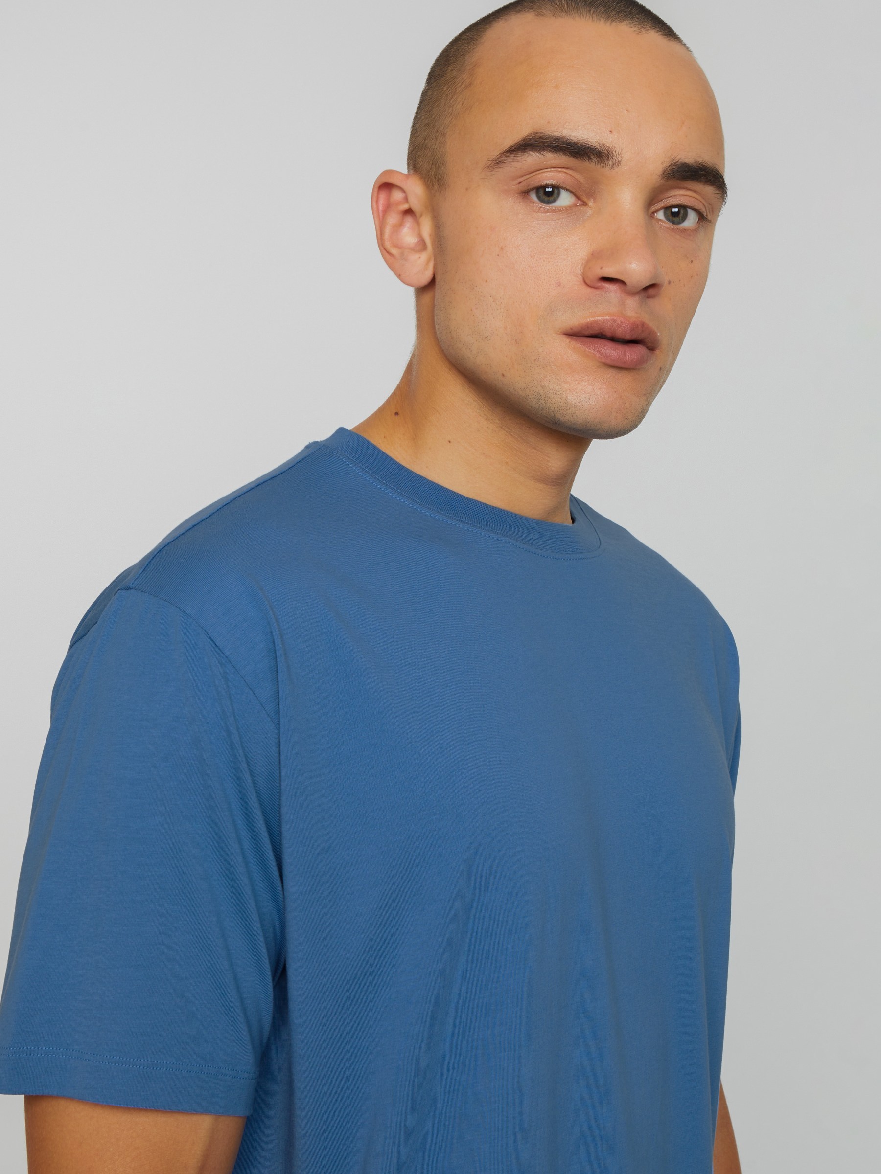 T-Shirt Aposeris electric blue Recolution