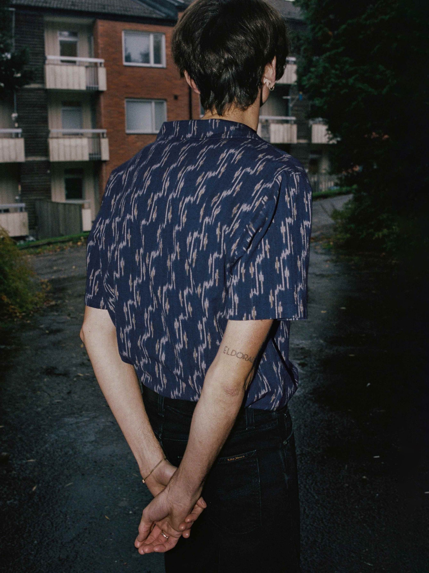 Kurzarmhemd Arvid Ikat Shirt blueberry Nudie Jeans