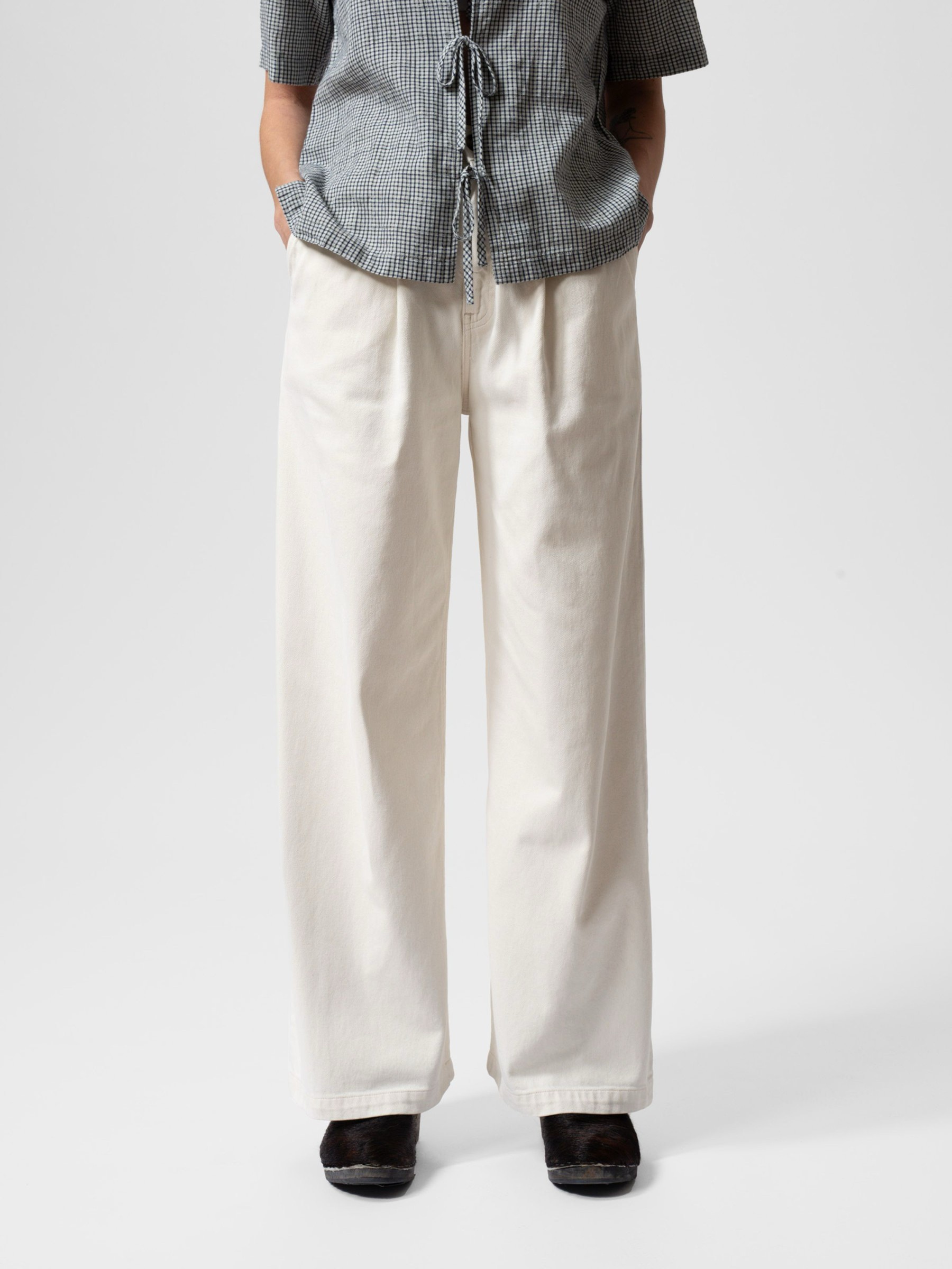 Hose Gullan Workwear Pants ivory Nudie Jeans