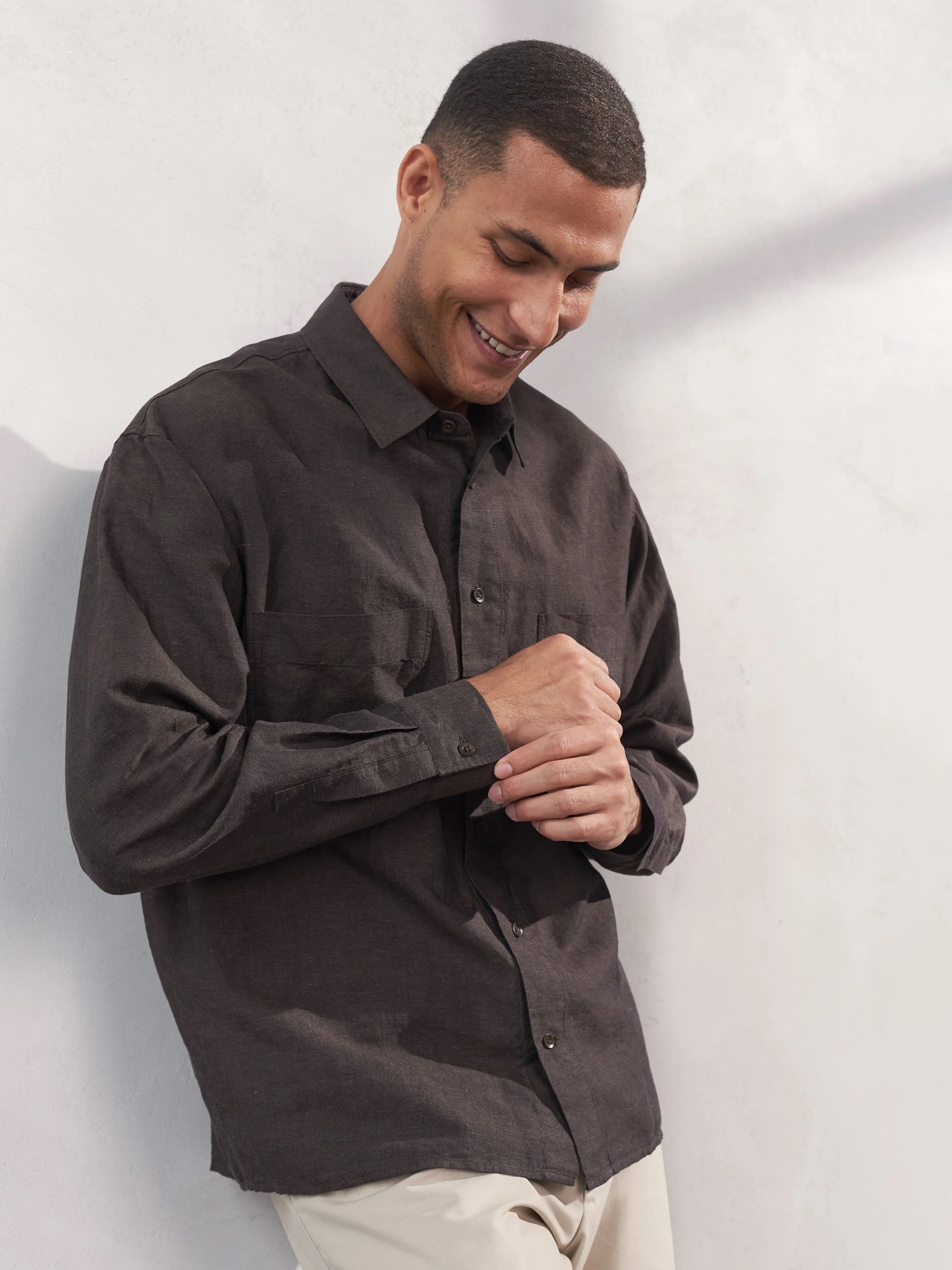 Hemd Dario coffee linen About Companions