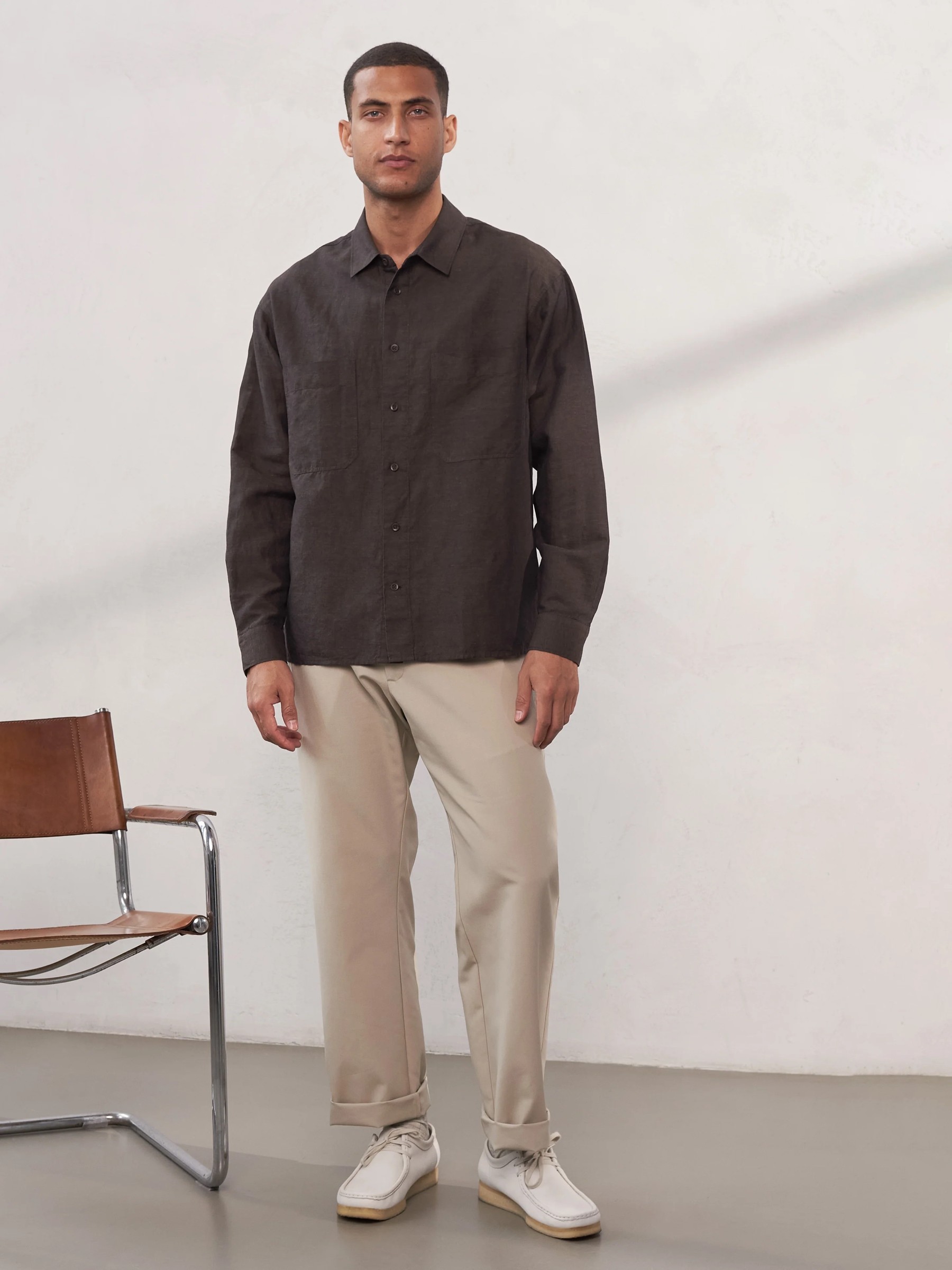 Hemd Dario coffee linen About Companions