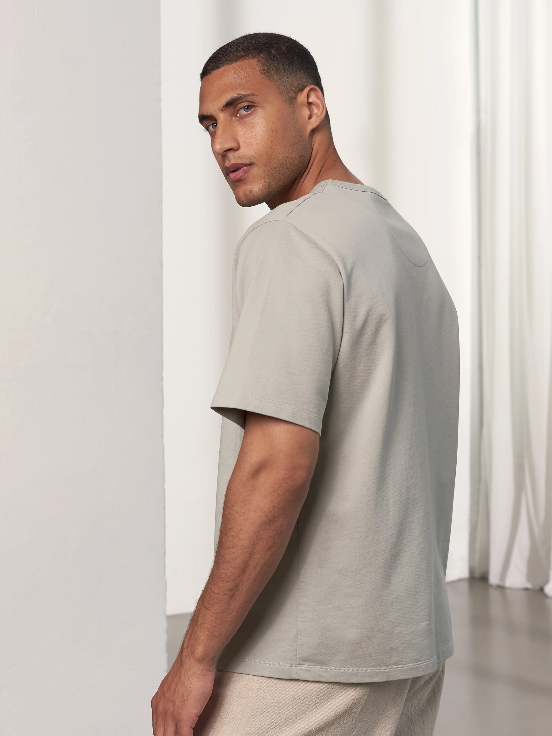 T-Shirt Anton reed eco cotton About Companions