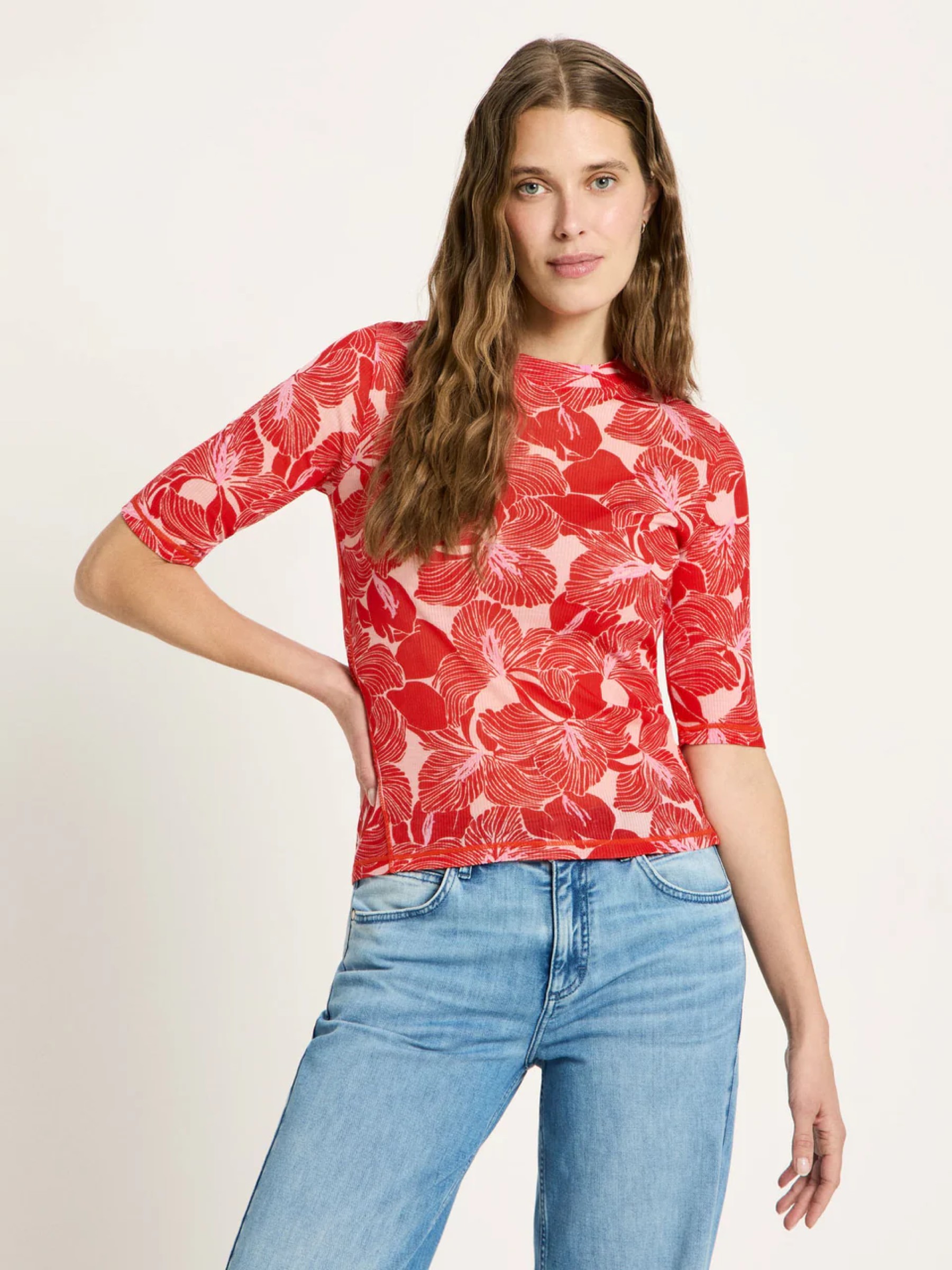 T-Shirt Stehkragenshirt aus TENCEL print bloom red Lanius
