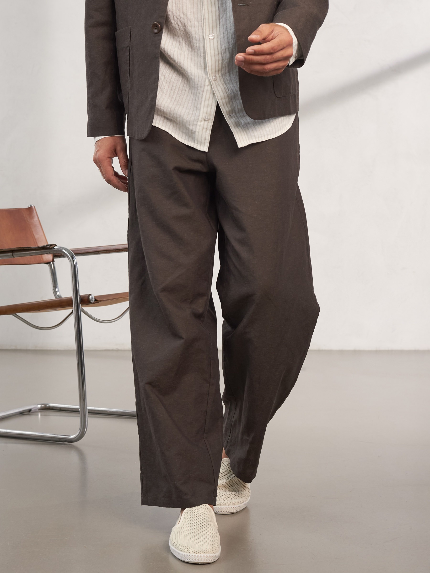 Hose Carlo coffee linen About Companions