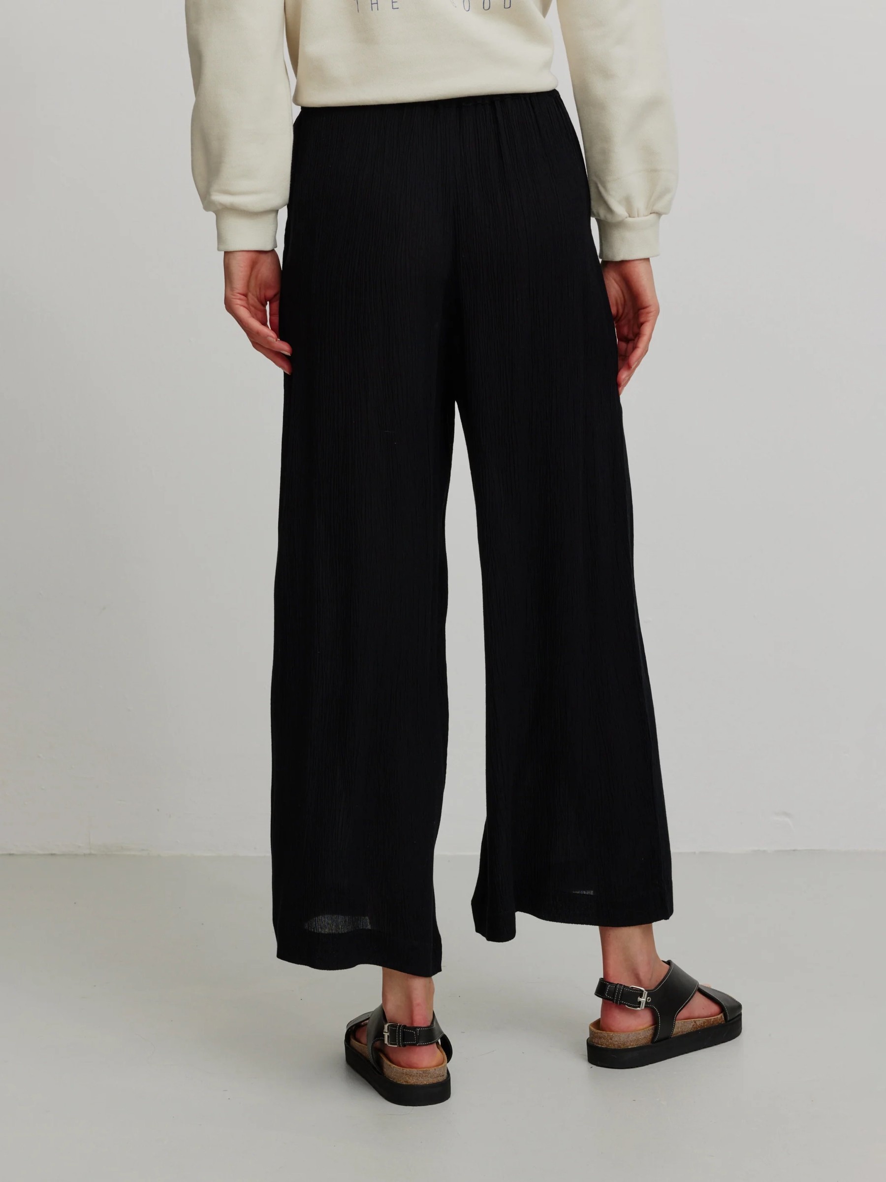 Hose Mandevilla black Recolution