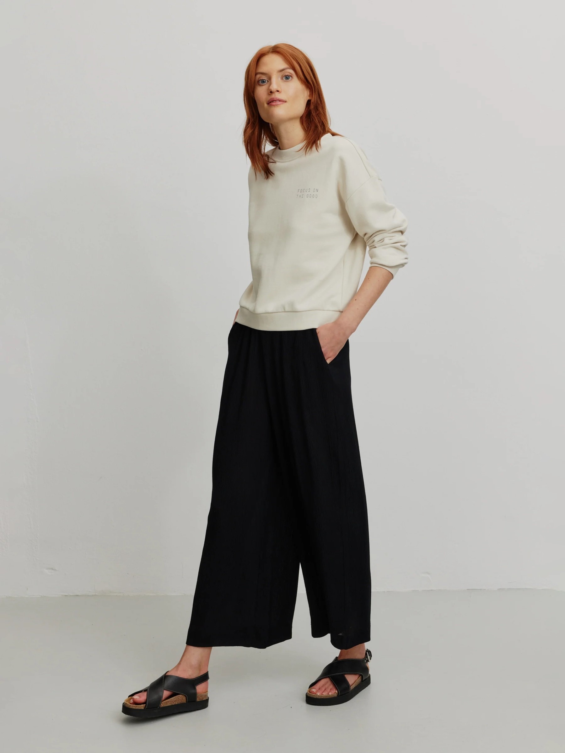 Hose Mandevilla black Recolution