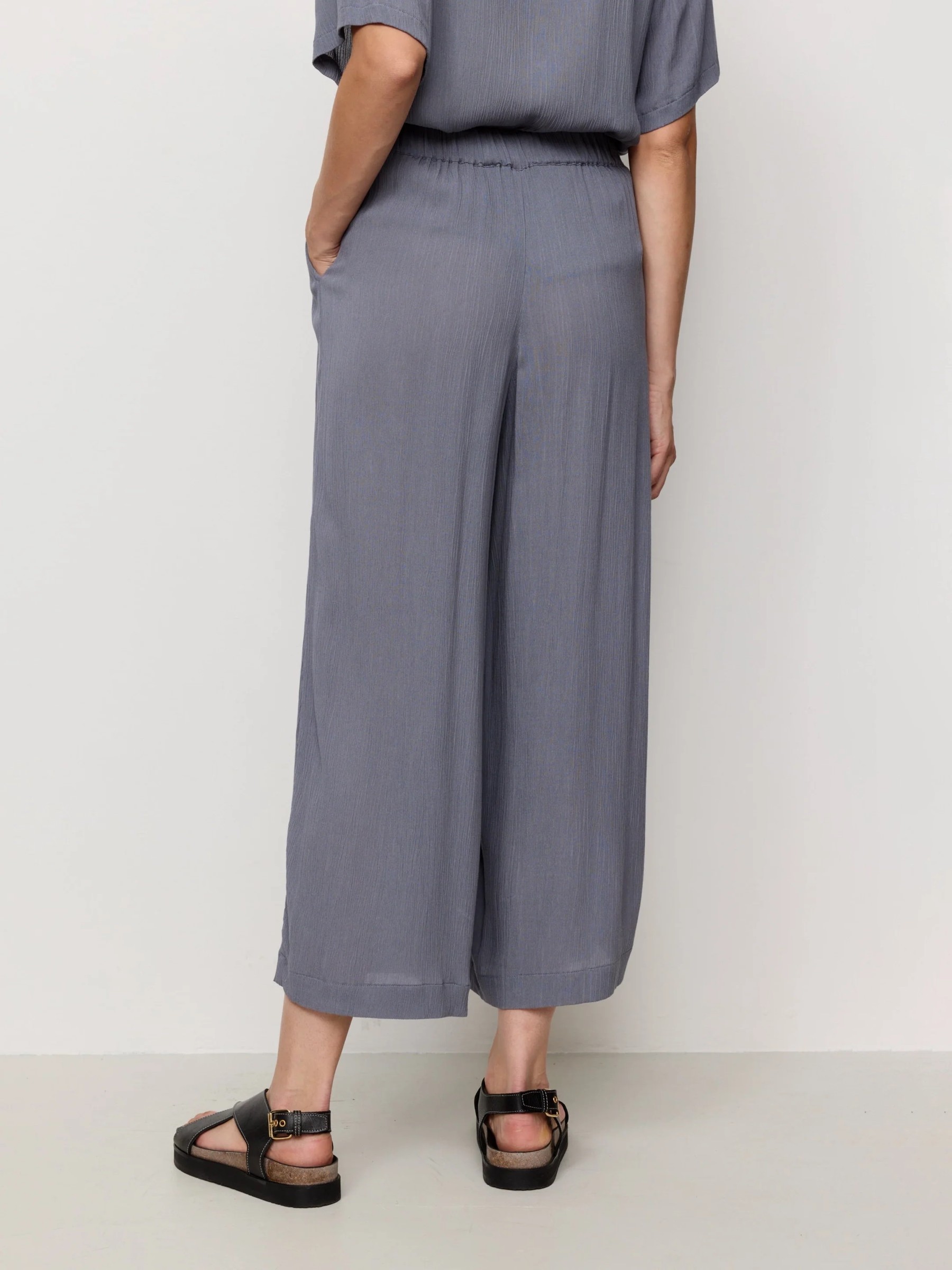 Hose Mandevilla dove blue Recolution