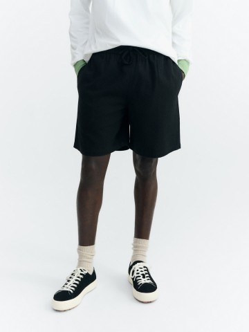 Hose Henry Shorts black Thinking Mu