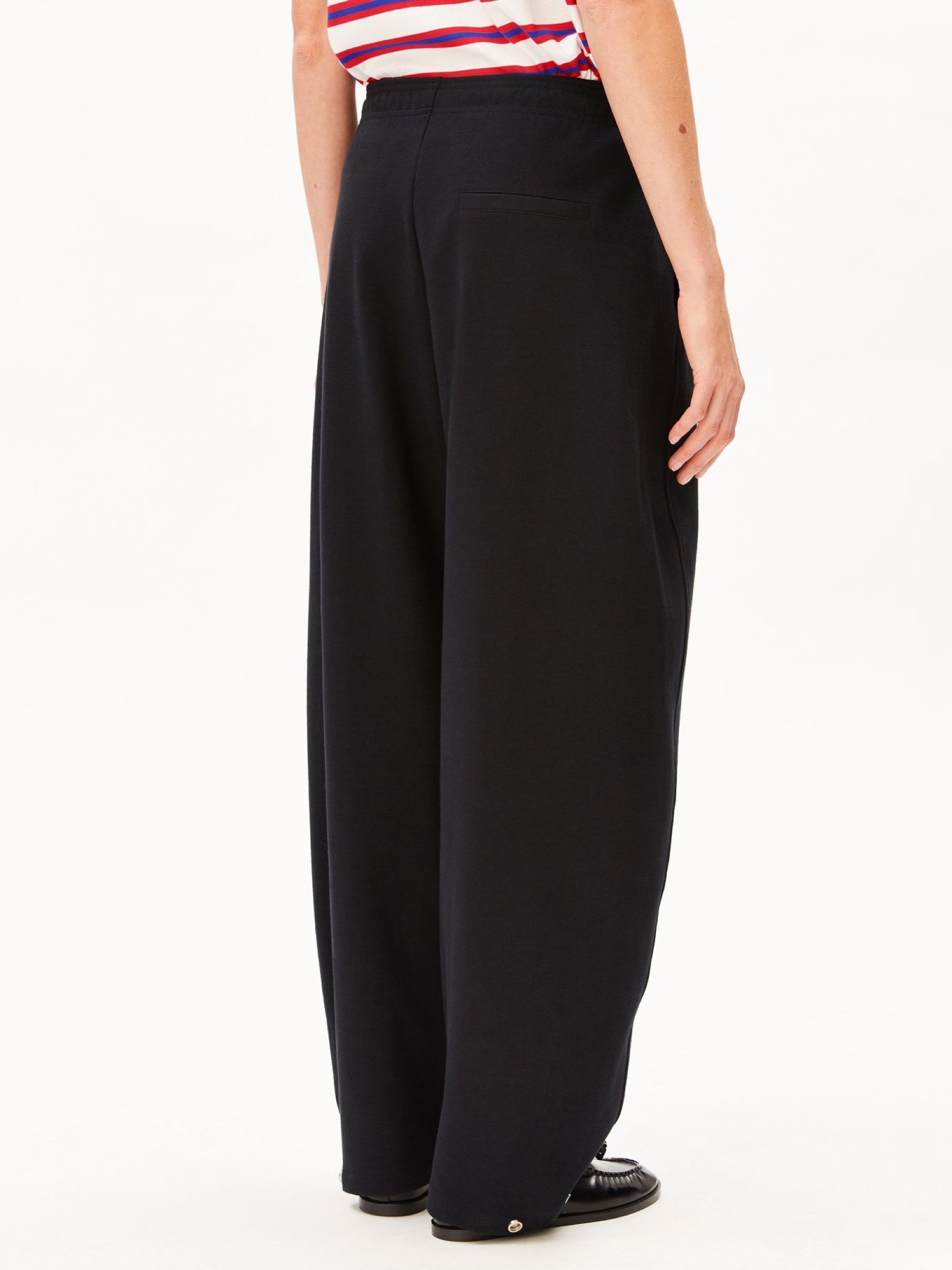 Hose Barrel Pull-On Jersey Pant black Armedangels