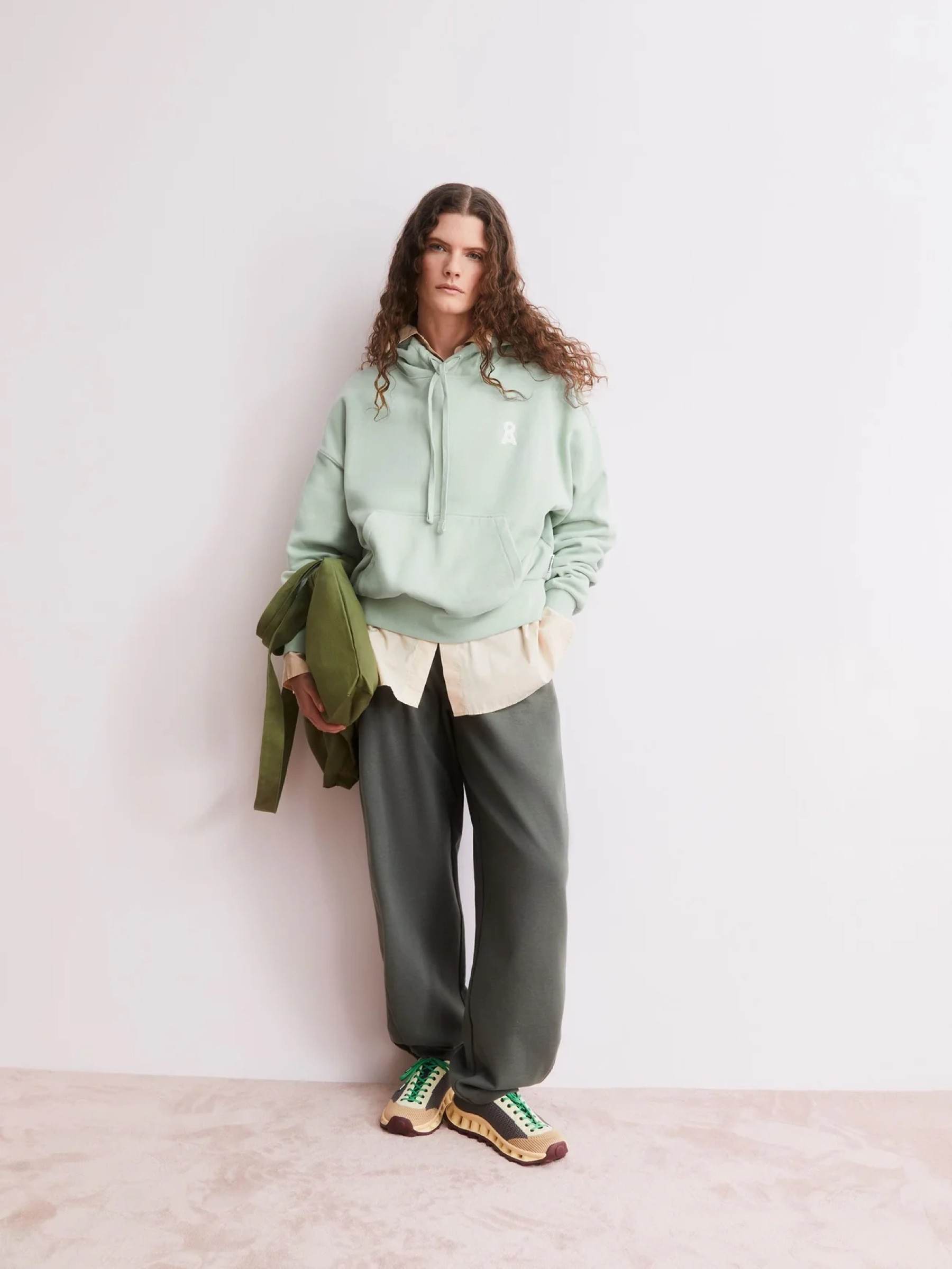 Kapuzenpullover Iconic A Francisaraa Sweat foam Armedangels