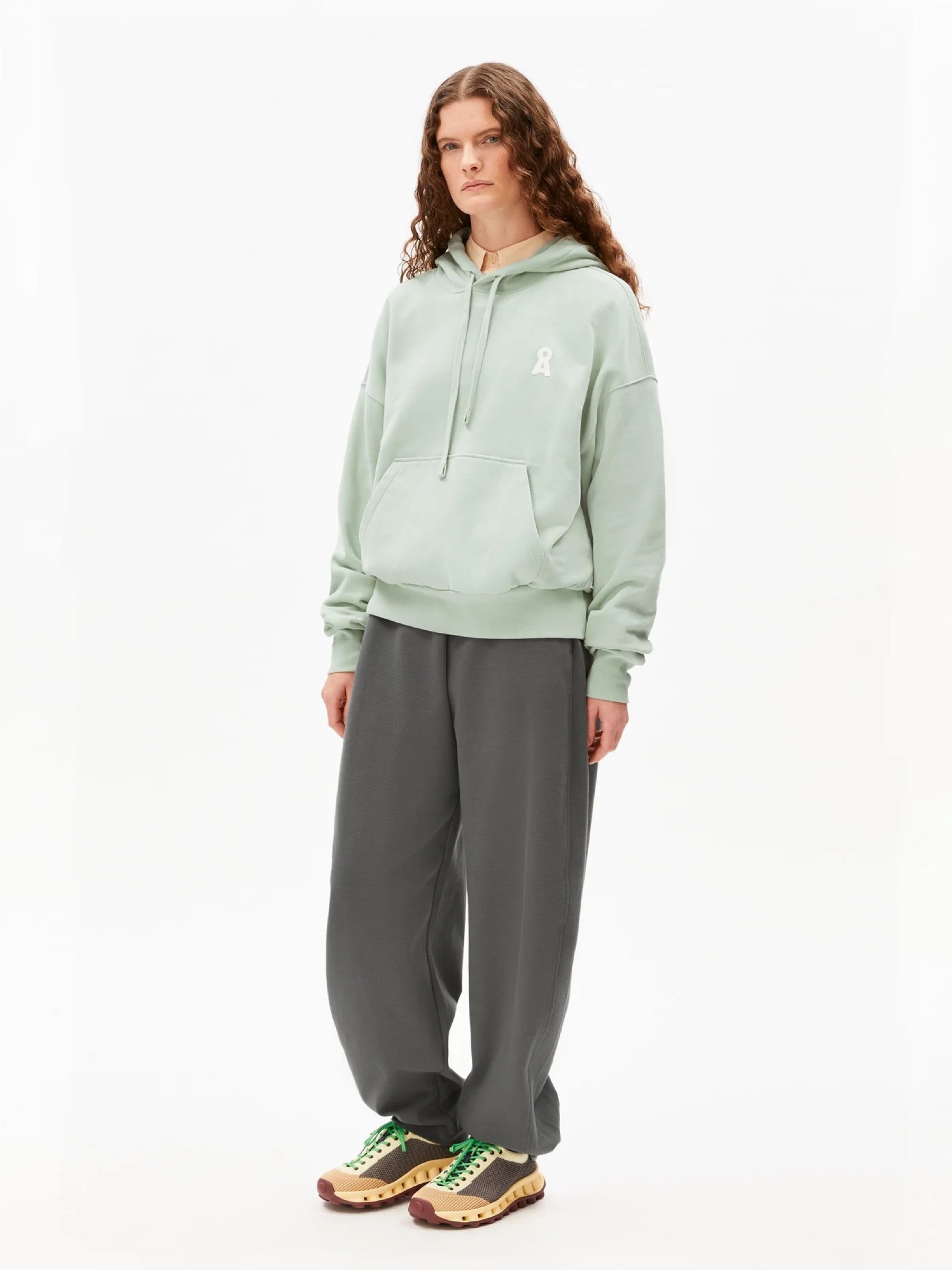 Kapuzenpullover Iconic A Francisaraa Sweat foam Armedangels