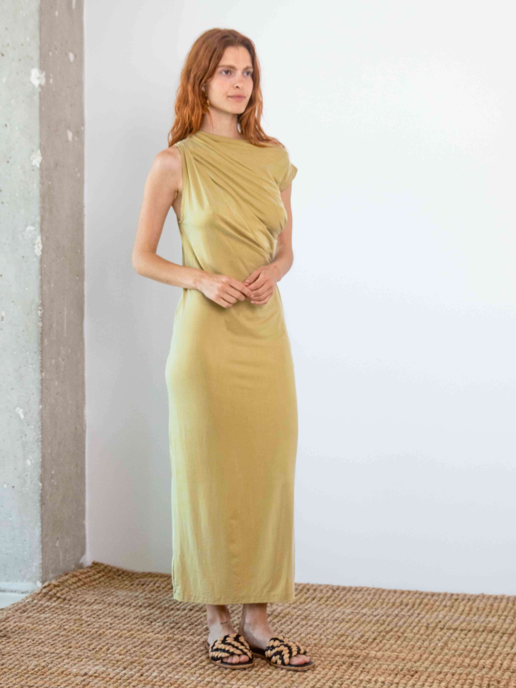 Kleid Drape Midi Dress olive Cossac