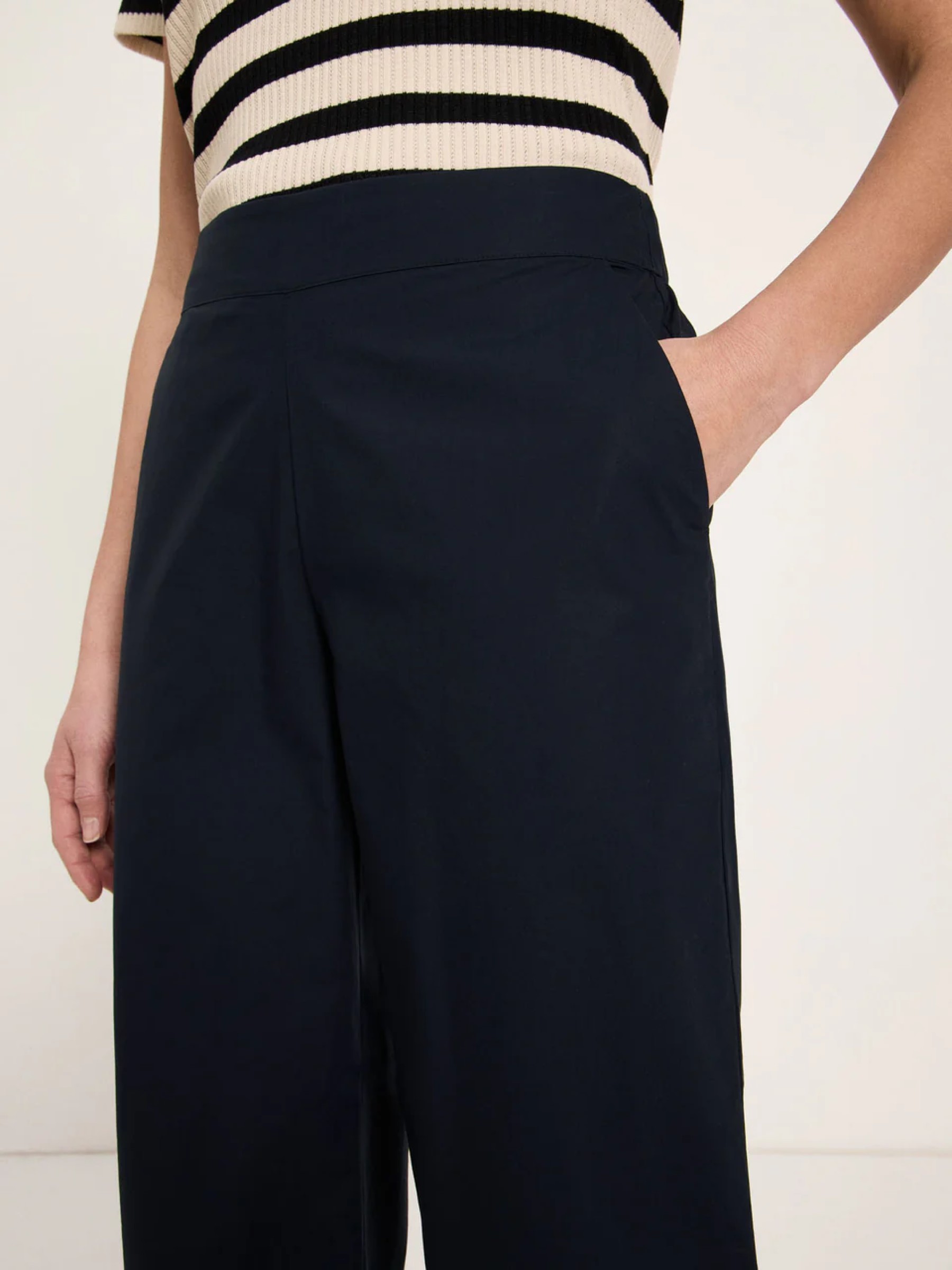 Verkürzte Hose GOTS onyx Lanius