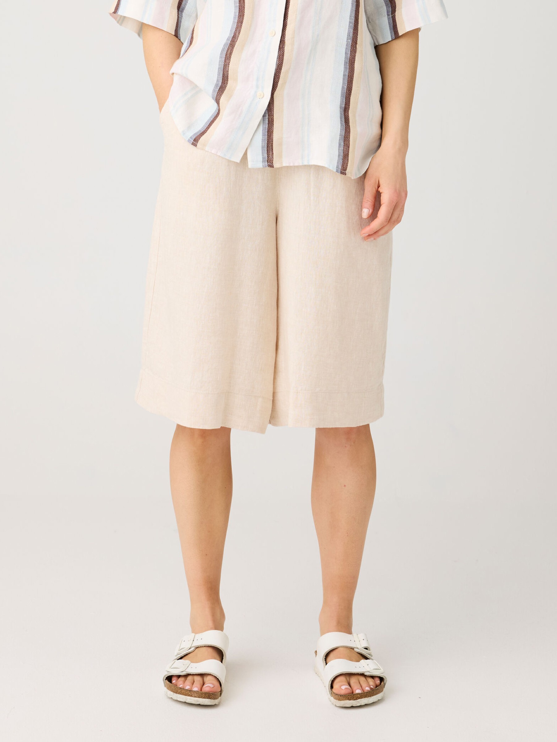 Kurze Hose Eve Culotte High-Rise Wide Linen Shorts yarndyed light feather gray Knowledge Cotton Apparel