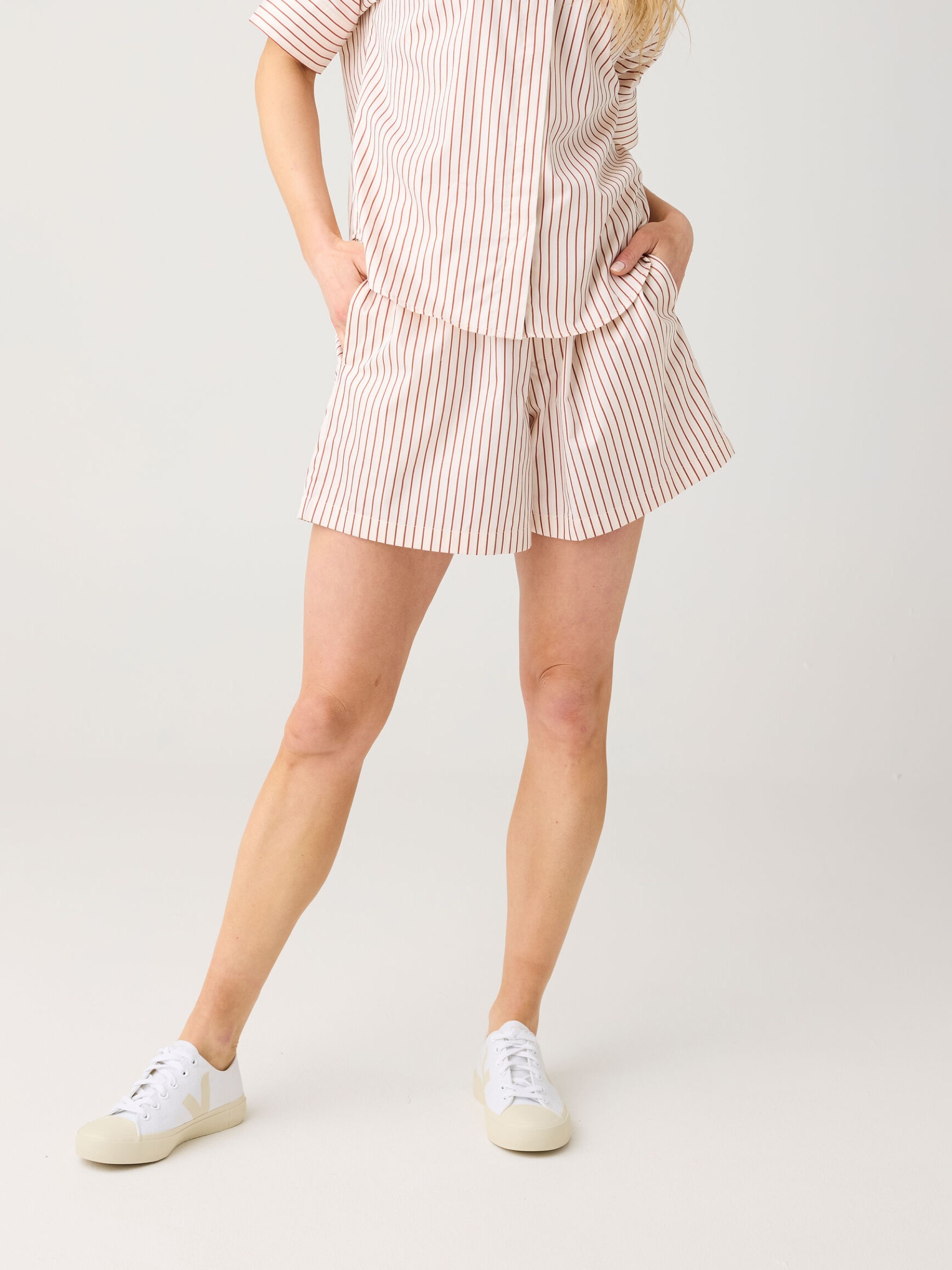 Kurze Hose Loose Stripe Poplin Elastic Waist Shorts red stripe Knowledge Cotton Apparel