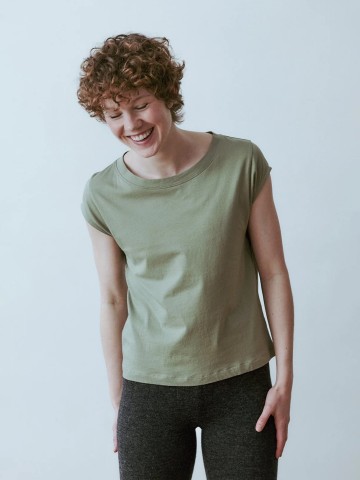 T-Shirt Crew Tee Isla almond green Jungle Folk