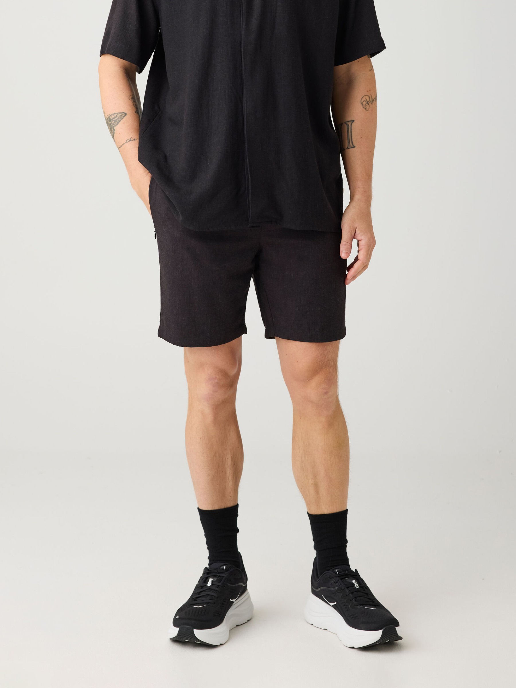 Kurze Hose Fig Linen-Mix Shorts black jet Knowledge Cotton Apparel