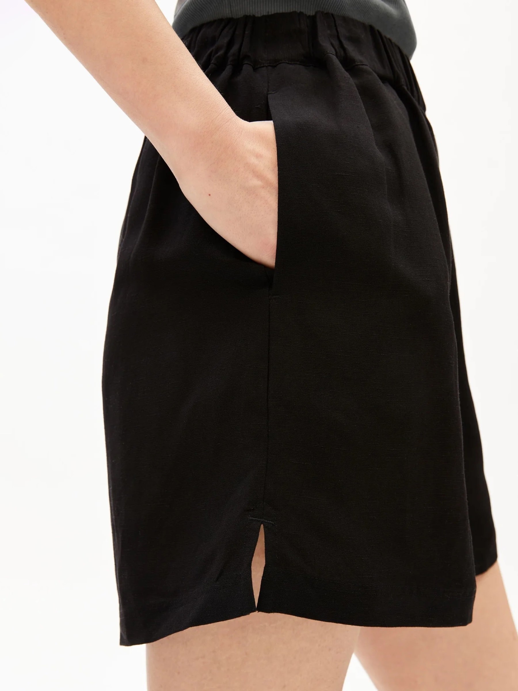 Kurze Hose Linen Blend Pull On Short black Armedangels