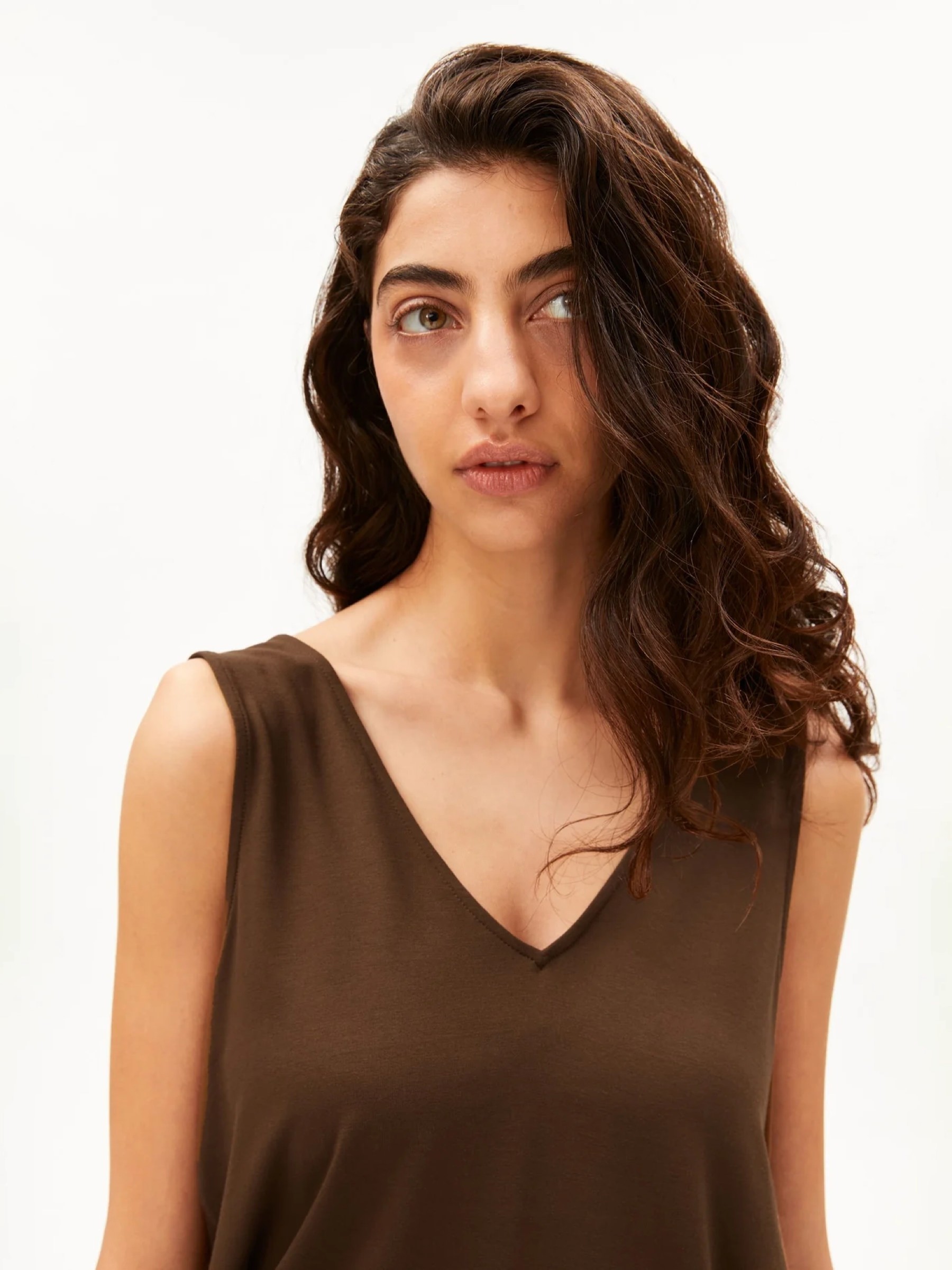 V-Neck Jersey Top dried palm Armedangels
