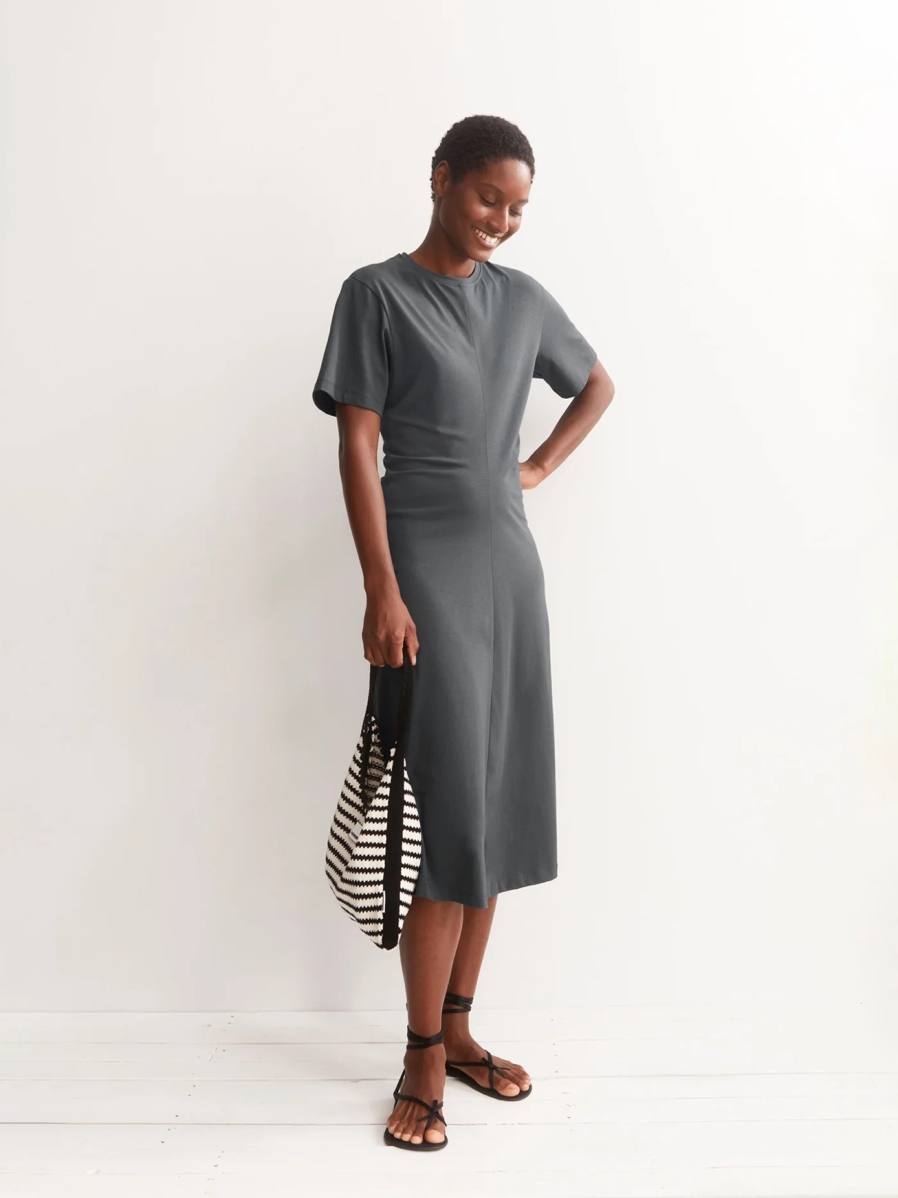 Kleid Short Sleeve Jersey Midi Dress space steel Armedangels