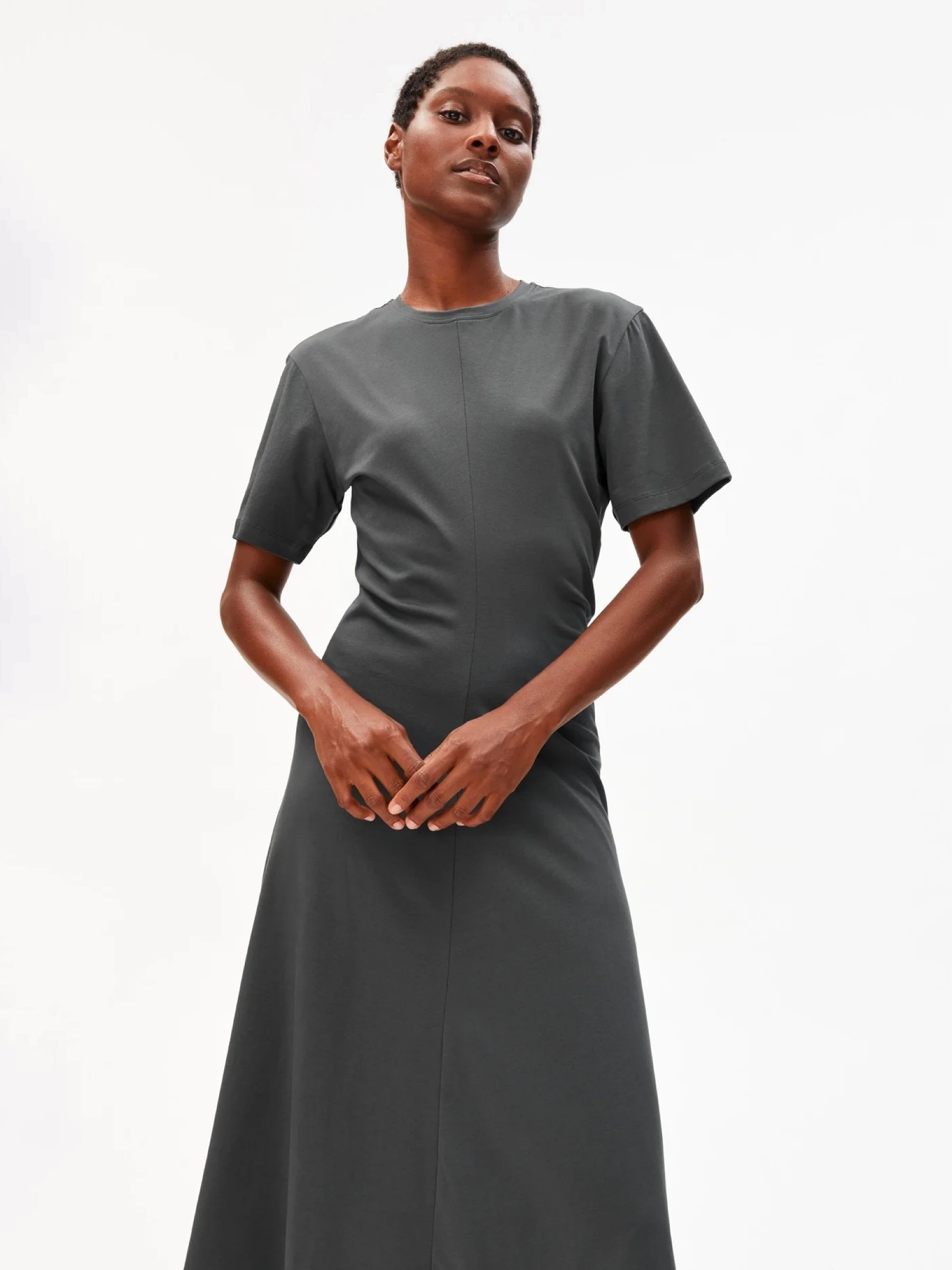Kleid Short Sleeve Jersey Midi Dress space steel Armedangels