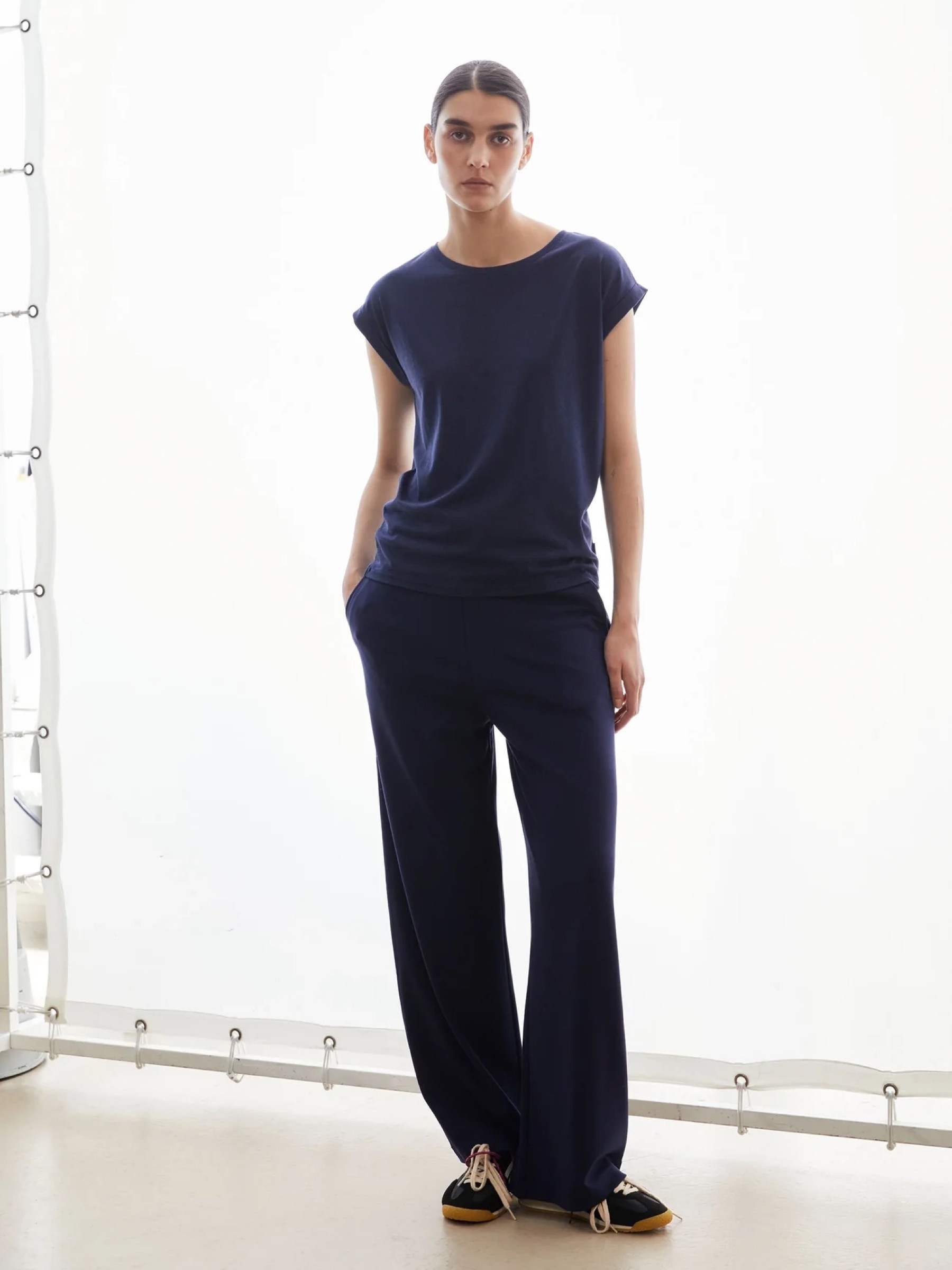 T-Shirt Jilaana tinted navy Armedangels