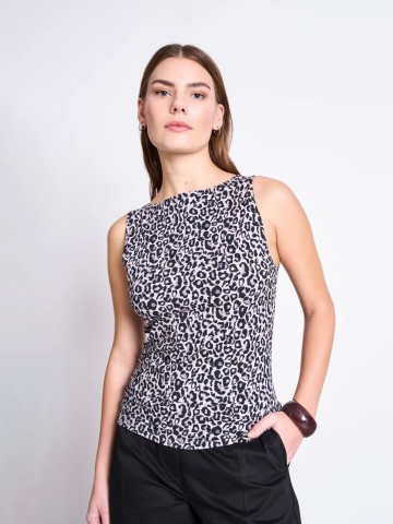 Boat Neck Top Felis leo print Jan 'n June