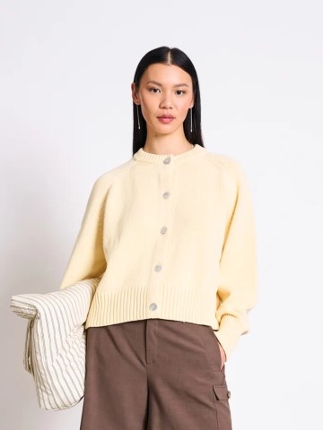 Strickjacke Relaxed Crewneck Cardigan Sivia buttermilk Jan 'n June