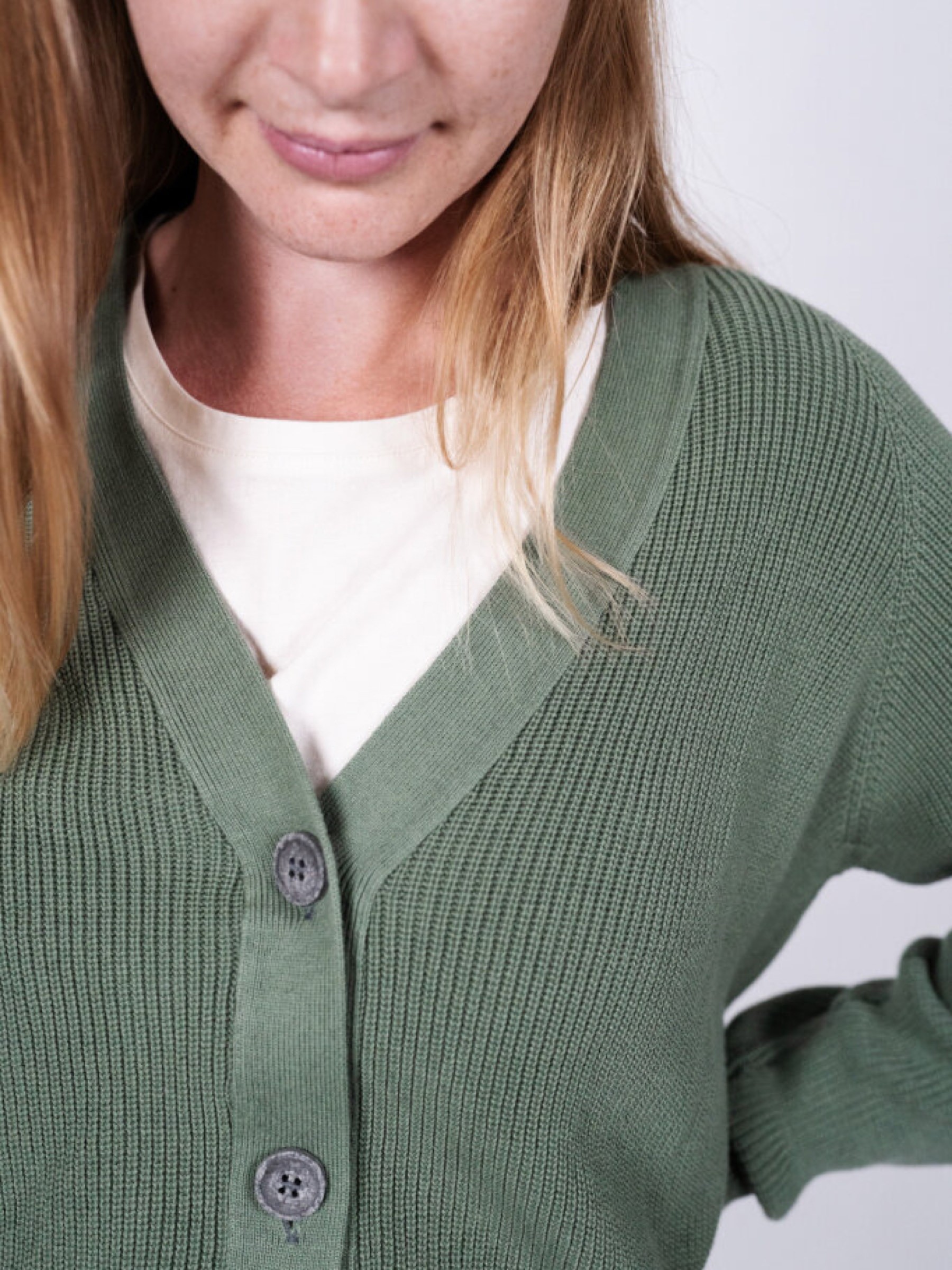 Strickjacke Ida Cardigan Swiss Edition moss green ZRCL
